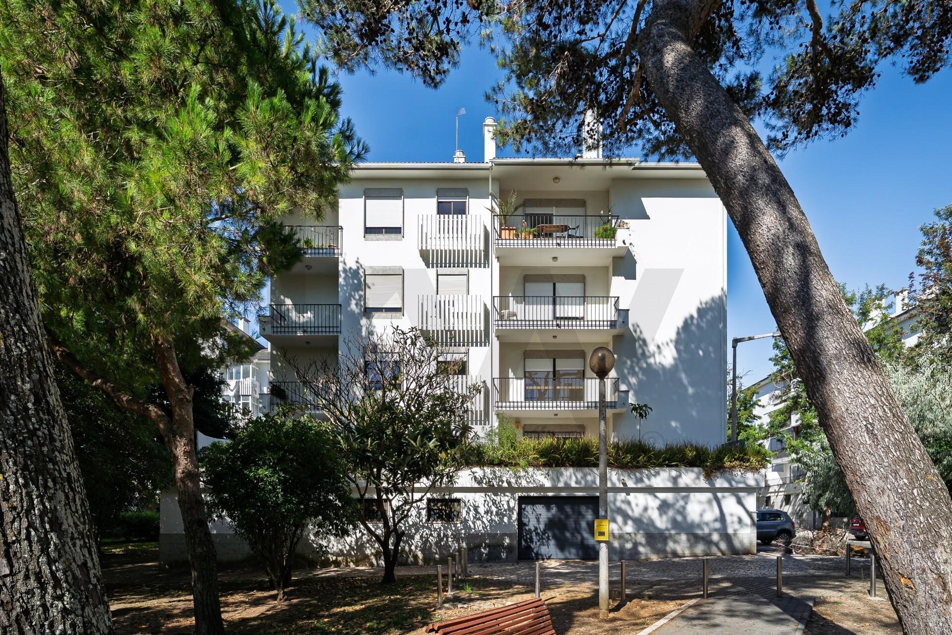 Apartamento T3 à Venda em Carcavelos - Lisboa - Portugal - 1