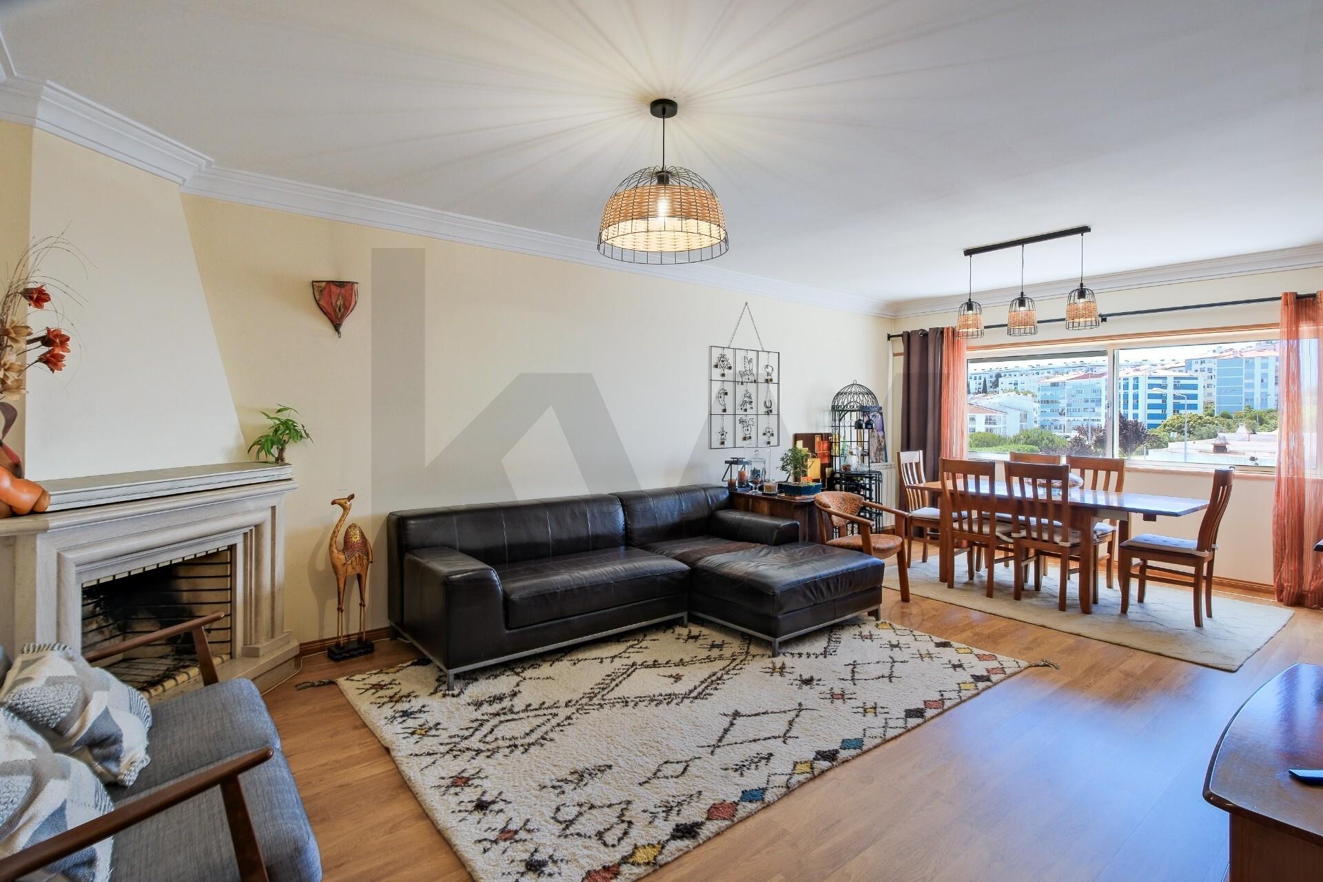 Apartamento T3 à Venda em Carcavelos - Lisboa - Portugal - 1