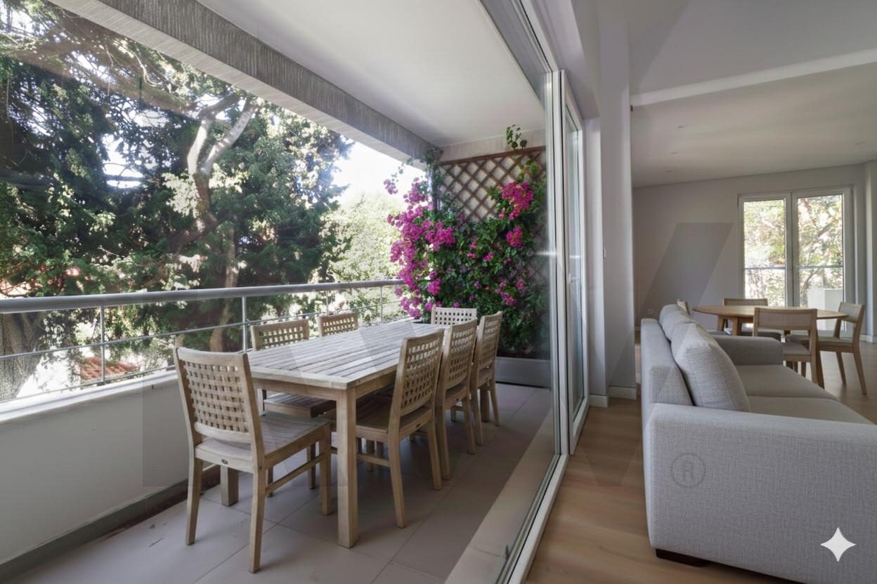 Apartamento T3 à Venda em Carcavelos - Lisboa - Portugal - 2