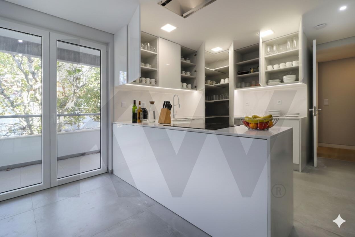 Apartamento T3 à Venda em Carcavelos - Lisboa - Portugal - 3