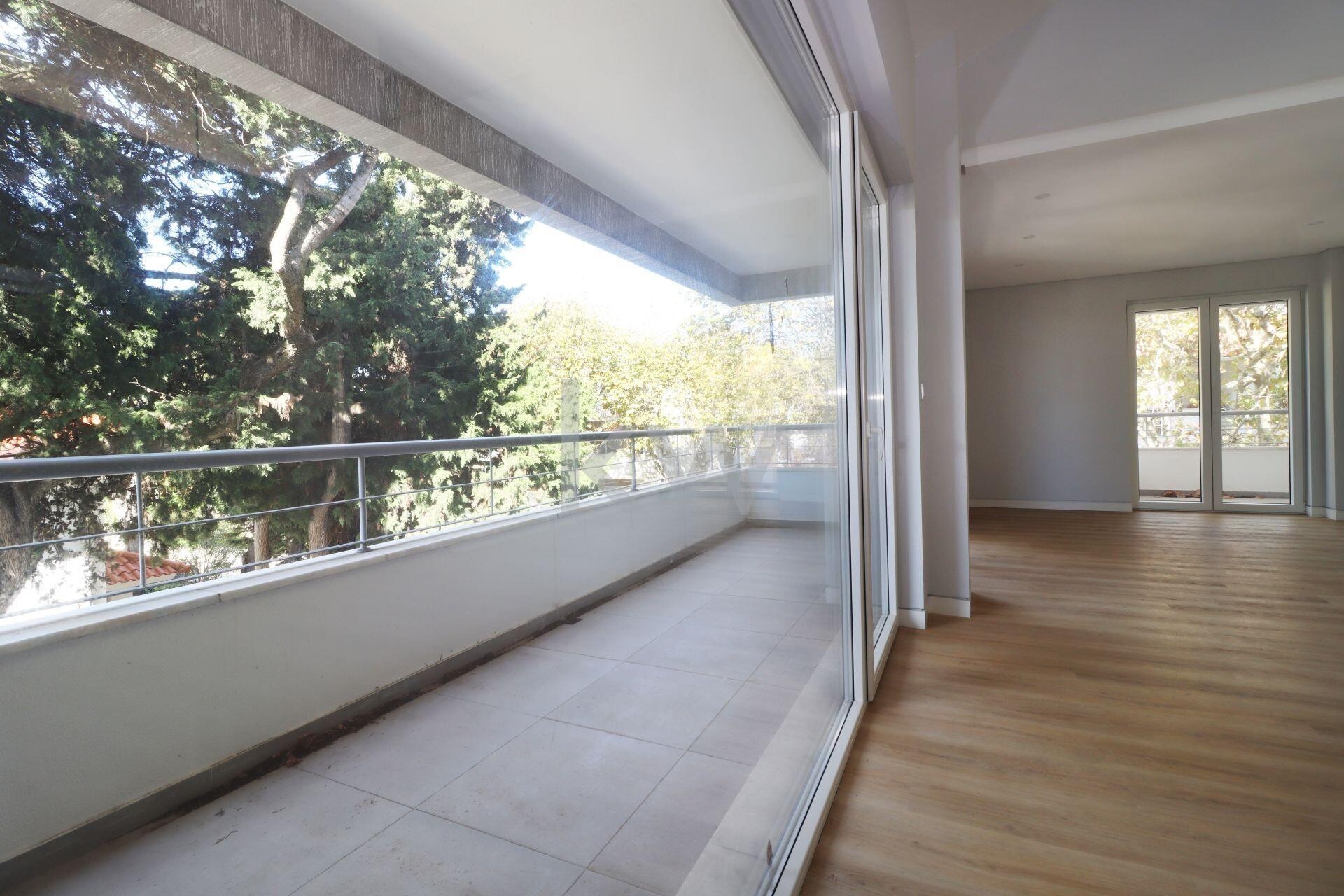 Apartamento T3 à Venda em Carcavelos - Lisboa - Portugal - 8