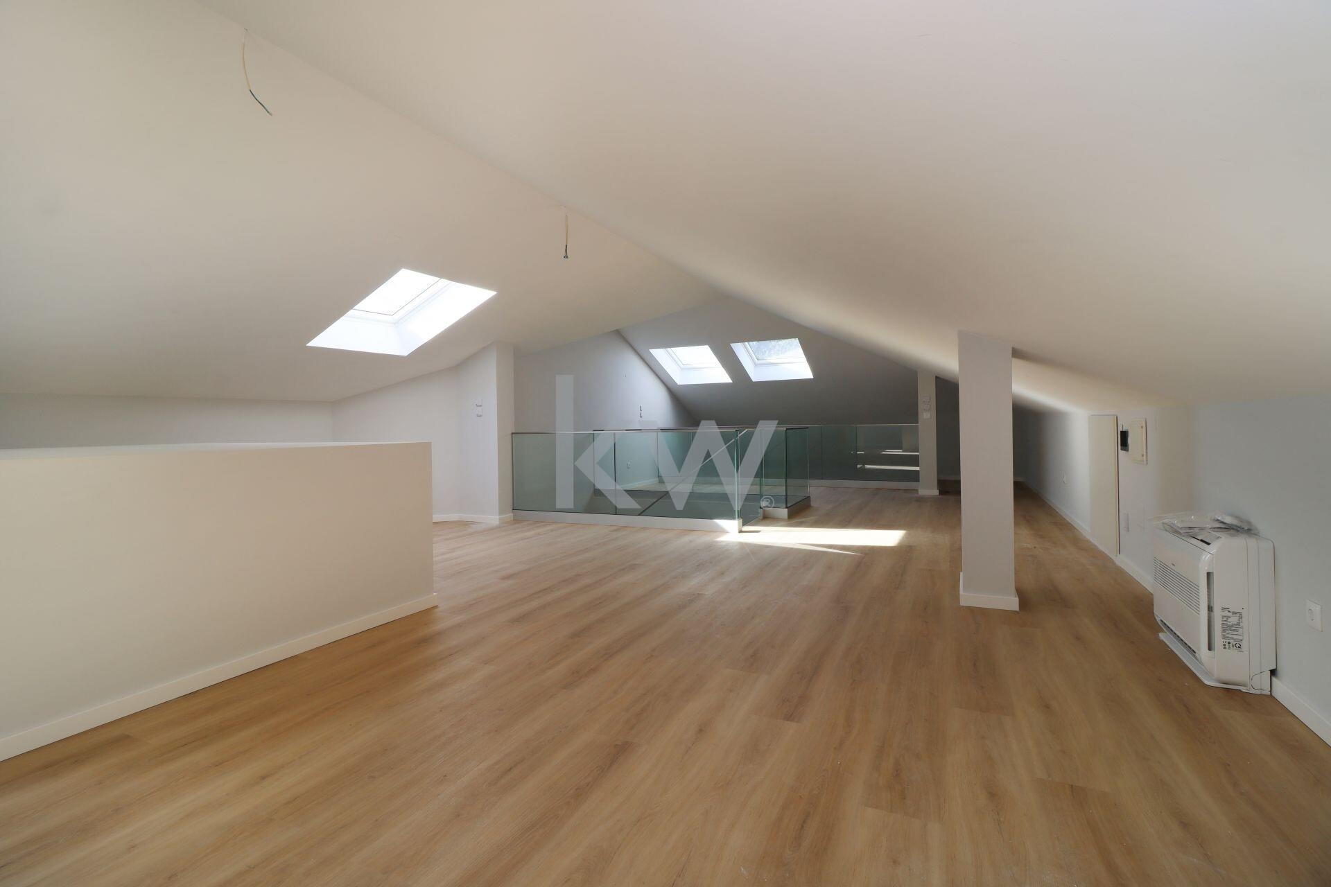 Apartamento T3 à Venda em Carcavelos - Lisboa - Portugal - 6