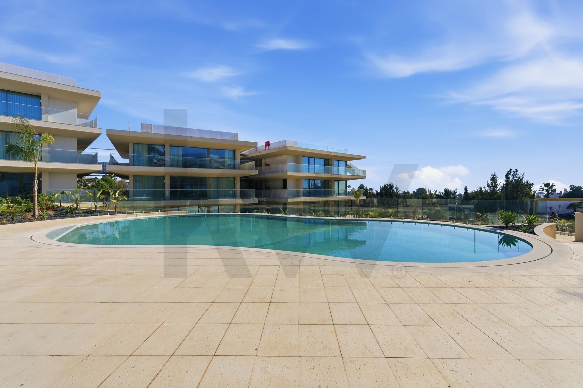 Apartamento T3 à Venda em Carvoeiro - Algarve - Portugal - 1