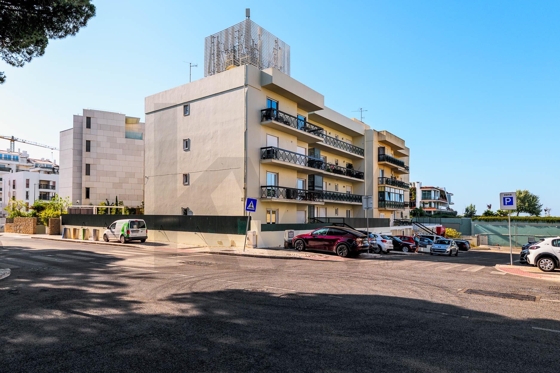 Apartamento T3 à Venda em Cascais - Lisboa - Portugal - 2