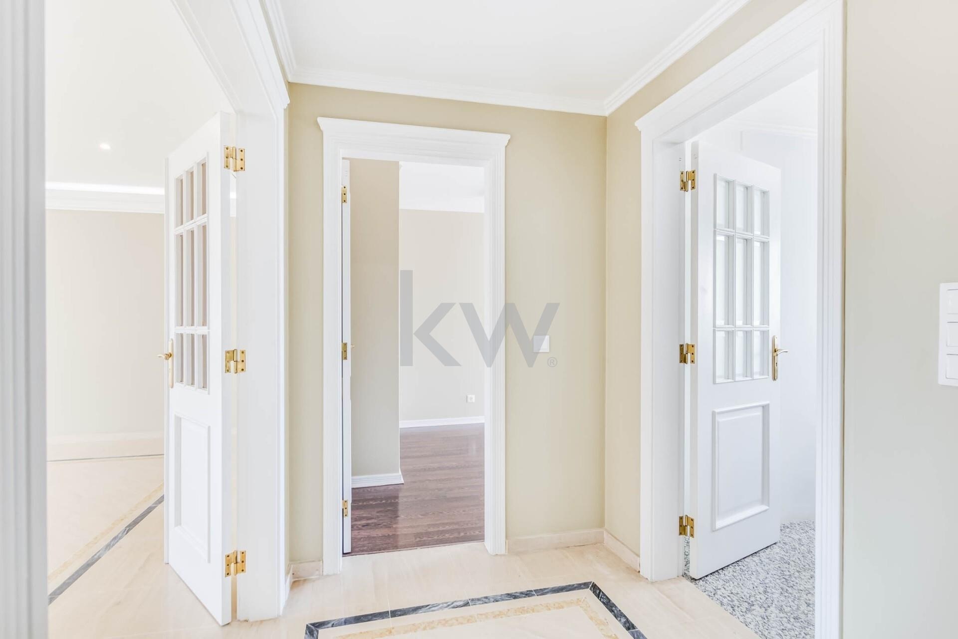 Apartamento T3 à Venda em Cascais - Lisboa - Portugal - 2