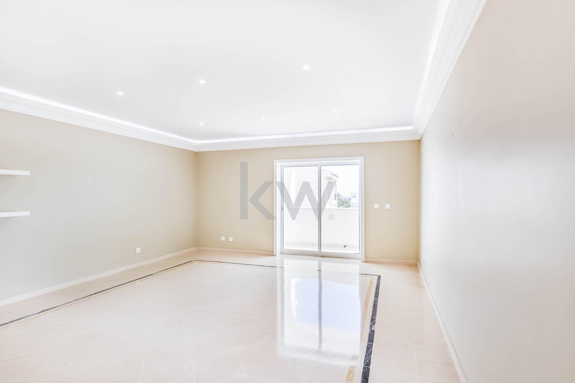 Apartamento T3 à Venda em Cascais - Lisboa - Portugal - 3