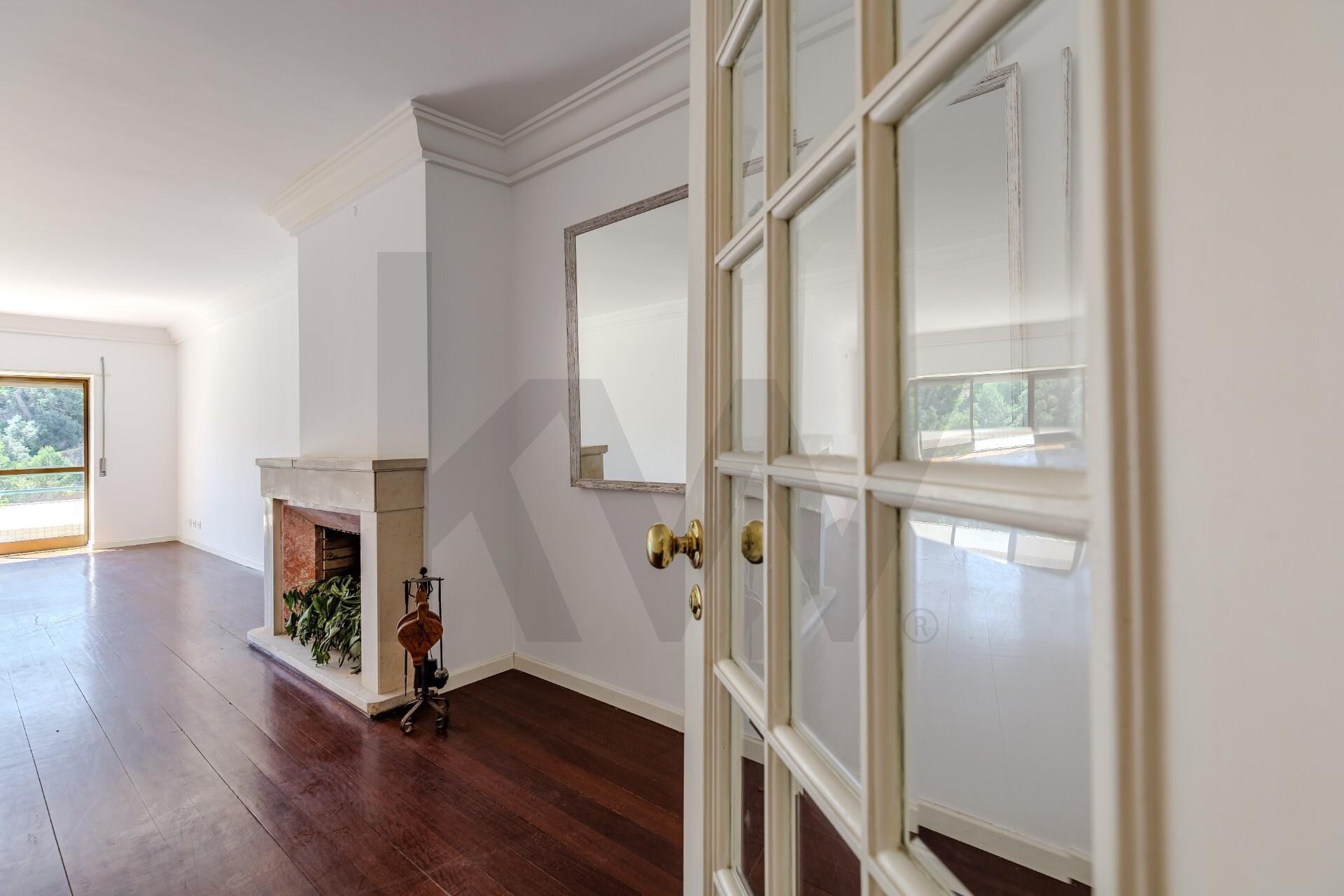 Apartamento T3 à Venda em Cascais - Lisboa - Portugal - 2