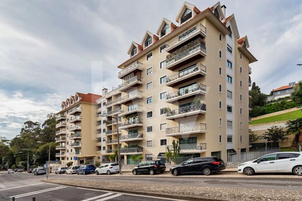 Apartamento T3 à Venda em Cascais - Lisboa - Portugal - 2