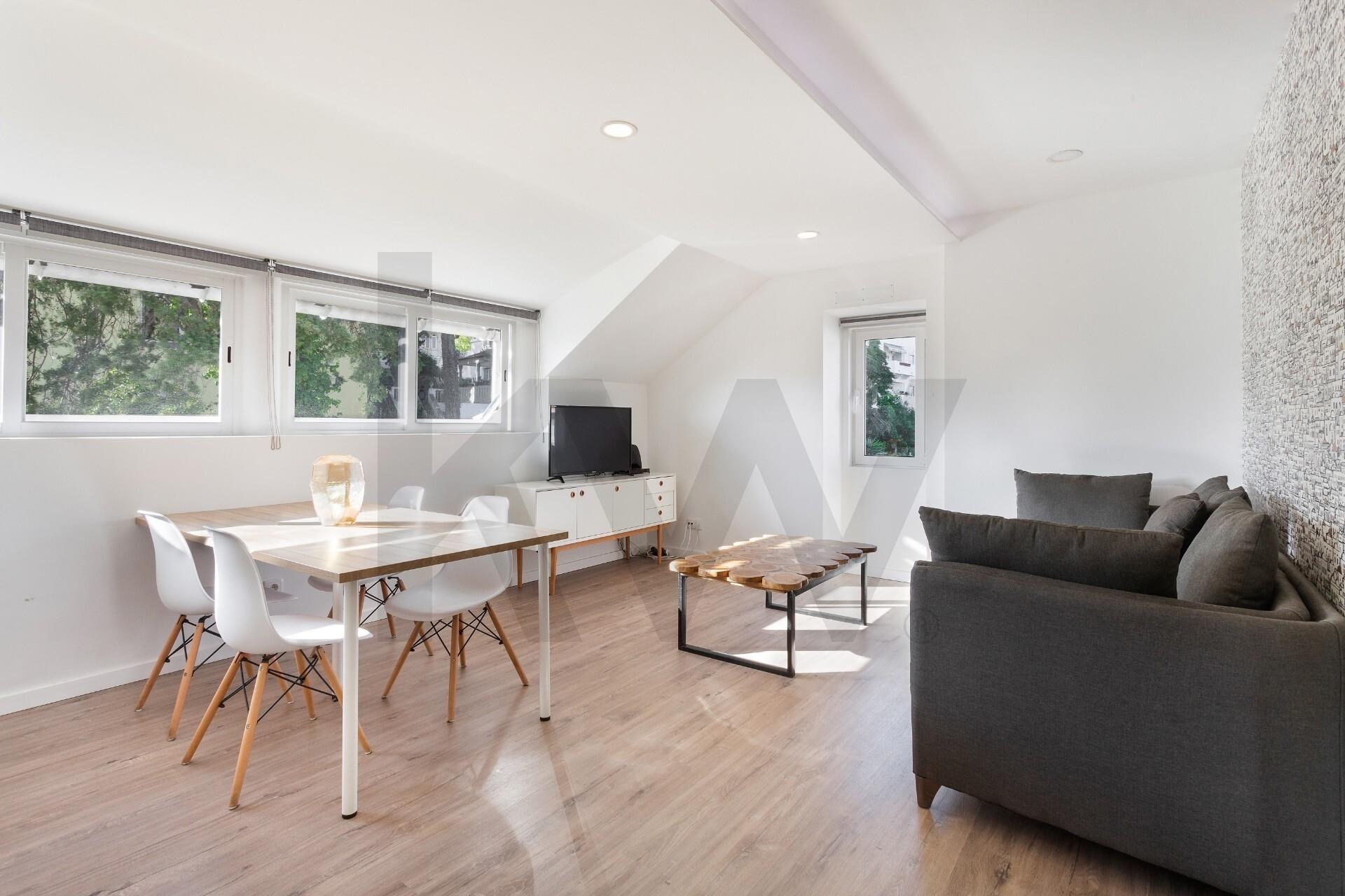 Apartamento T3 à Venda em Estoril - Lisboa - Portugal - 2