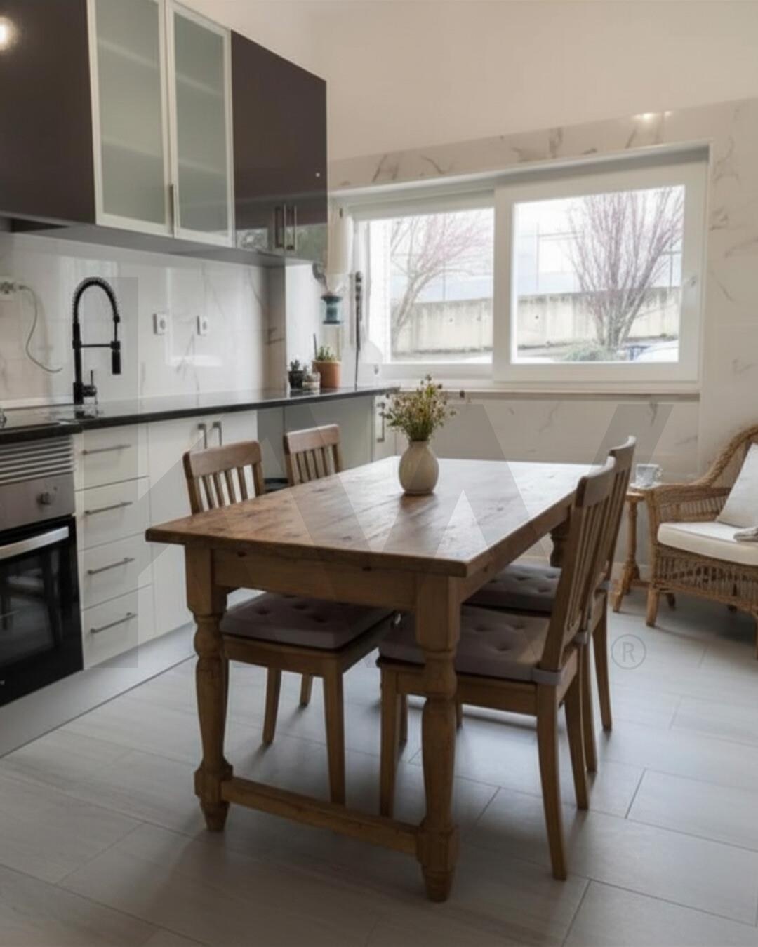 Apartamento T3 à Venda em Laranjeiro - Setúbal - Portugal - 1