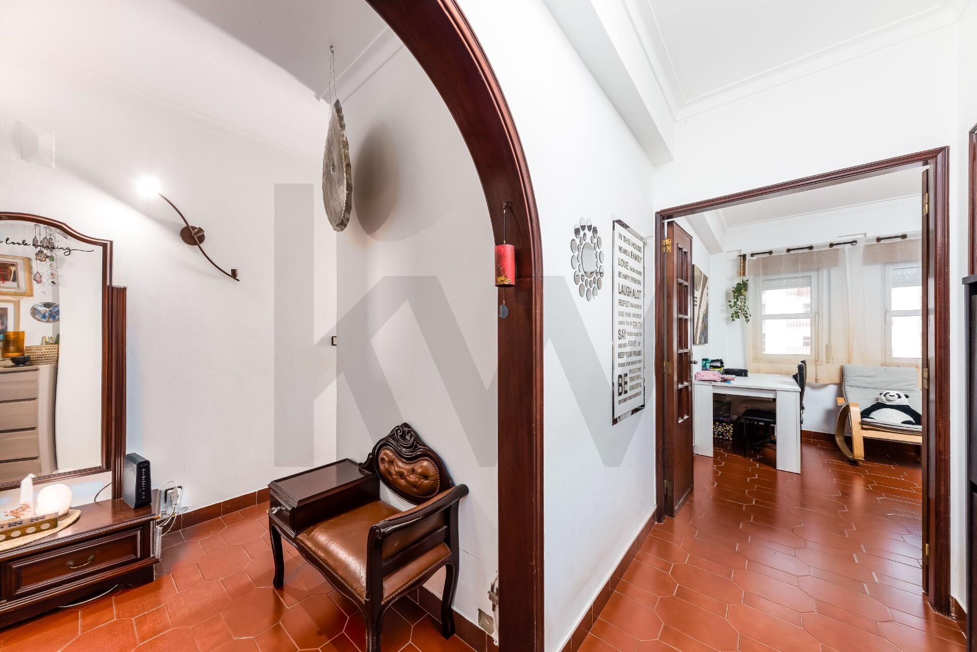 Apartamento T3 à Venda em Mem Martins - Lisboa - Portugal - 2