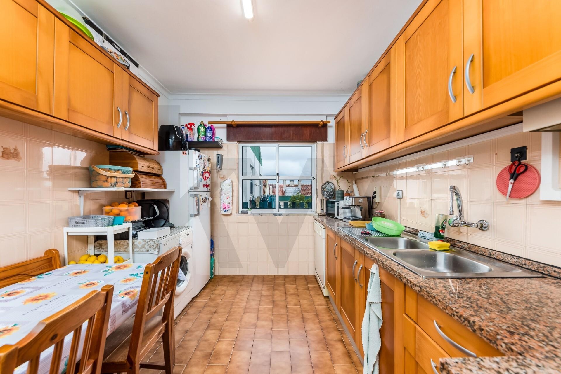 Apartamento T3 à Venda em Mem Martins - Lisboa - Portugal - 6