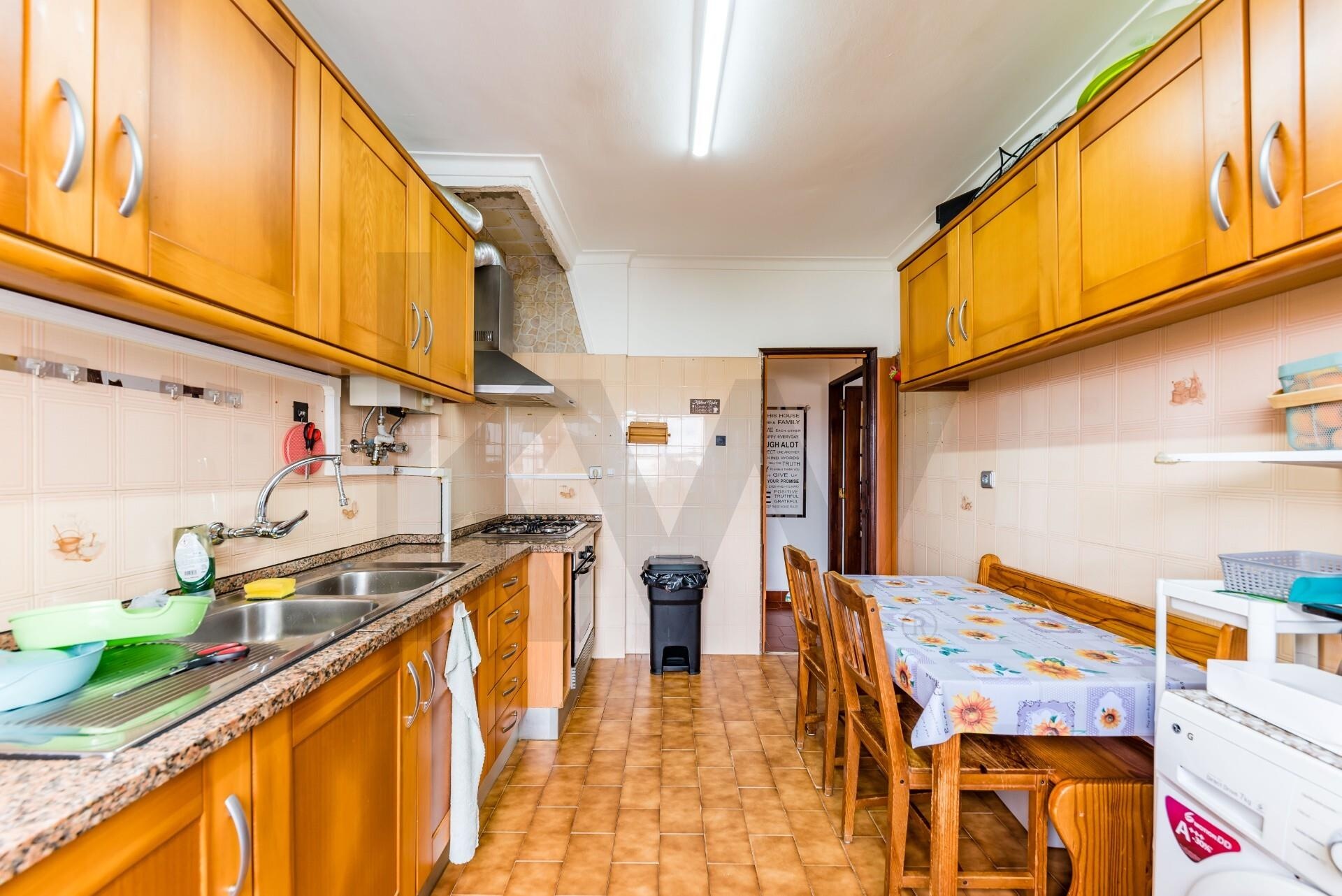 Apartamento T3 à Venda em Mem Martins - Lisboa - Portugal - 7