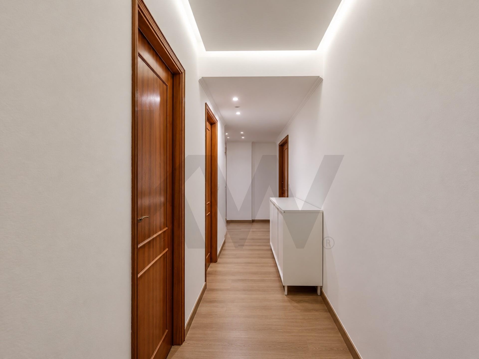Apartamento T3 à Venda em Mem Martins - Lisboa - Portugal - 4