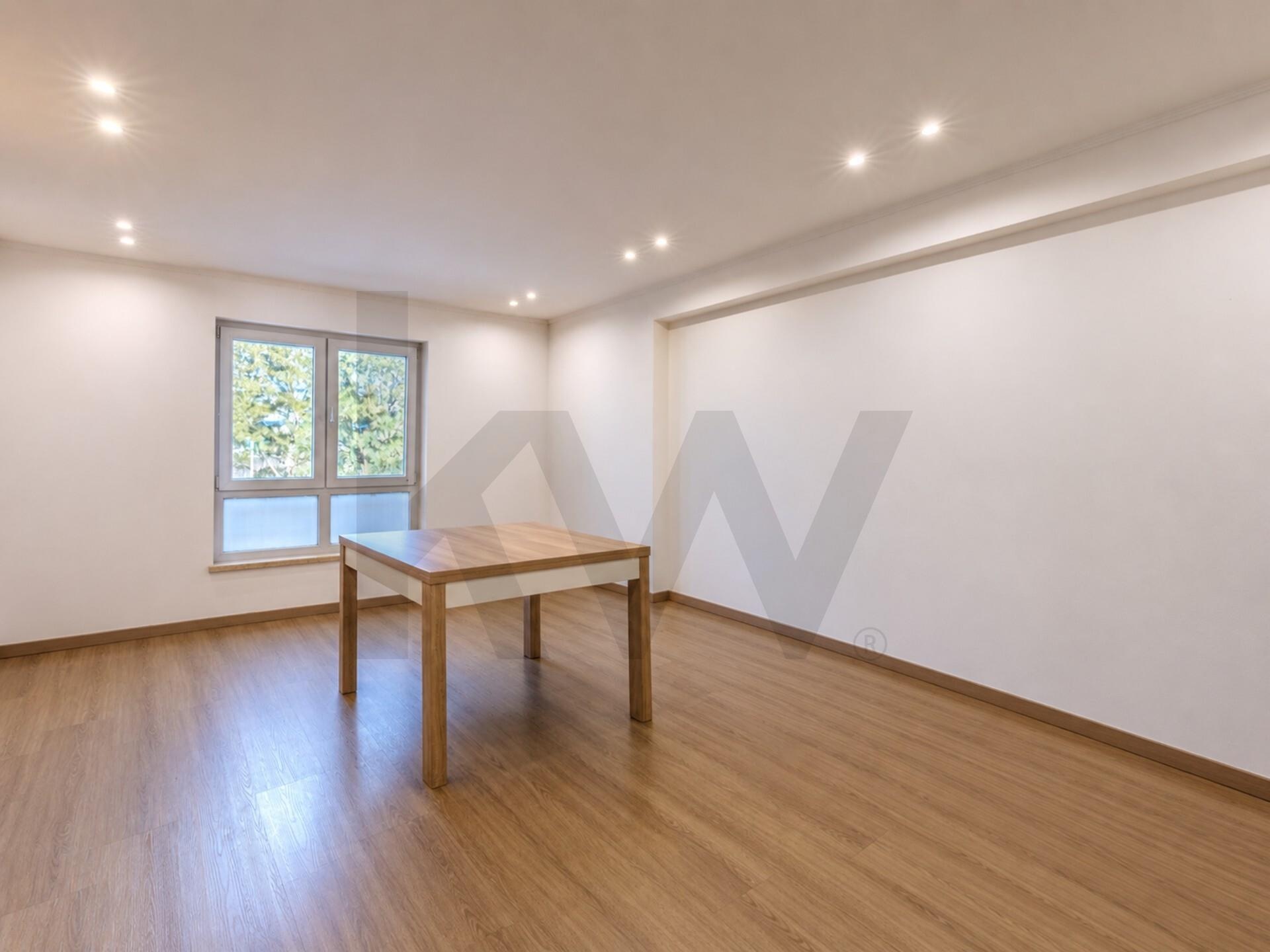 Apartamento T3 à Venda em Mem Martins - Lisboa - Portugal - 6