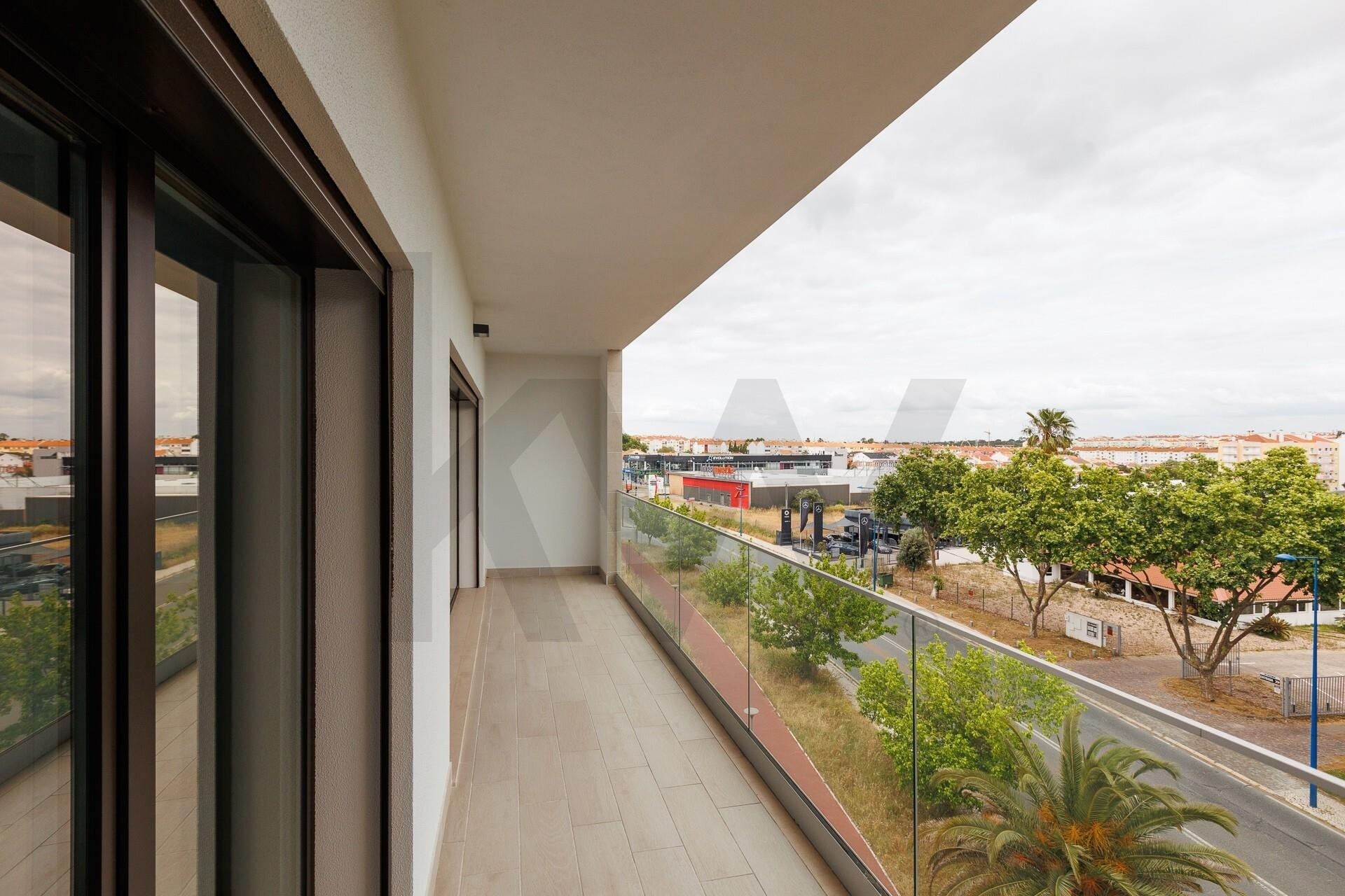 Apartamento T3 à Venda em Montijo - Setúbal - Portugal - 2