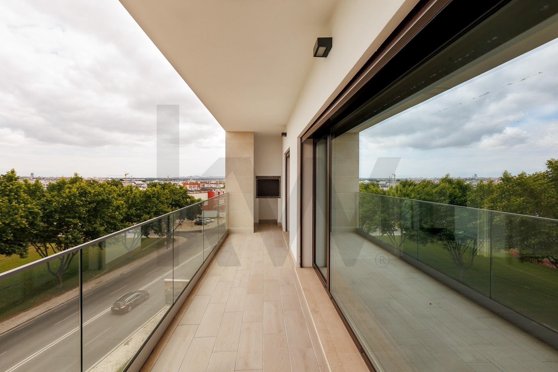 Apartamento T3 à Venda em Montijo - Setúbal - Portugal - 3