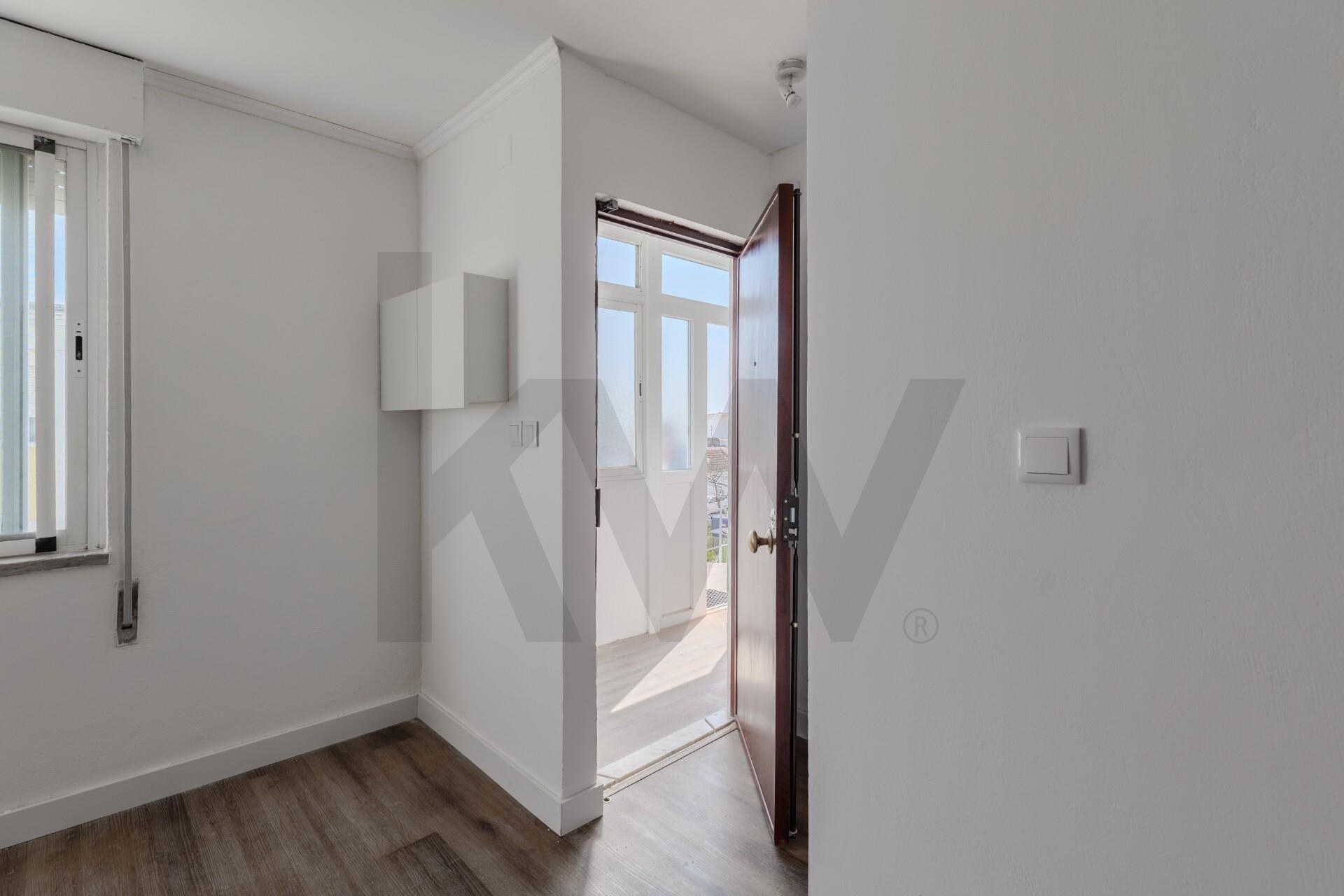 Apartamento T3 à Venda em Montijo - Setúbal - Portugal - 2