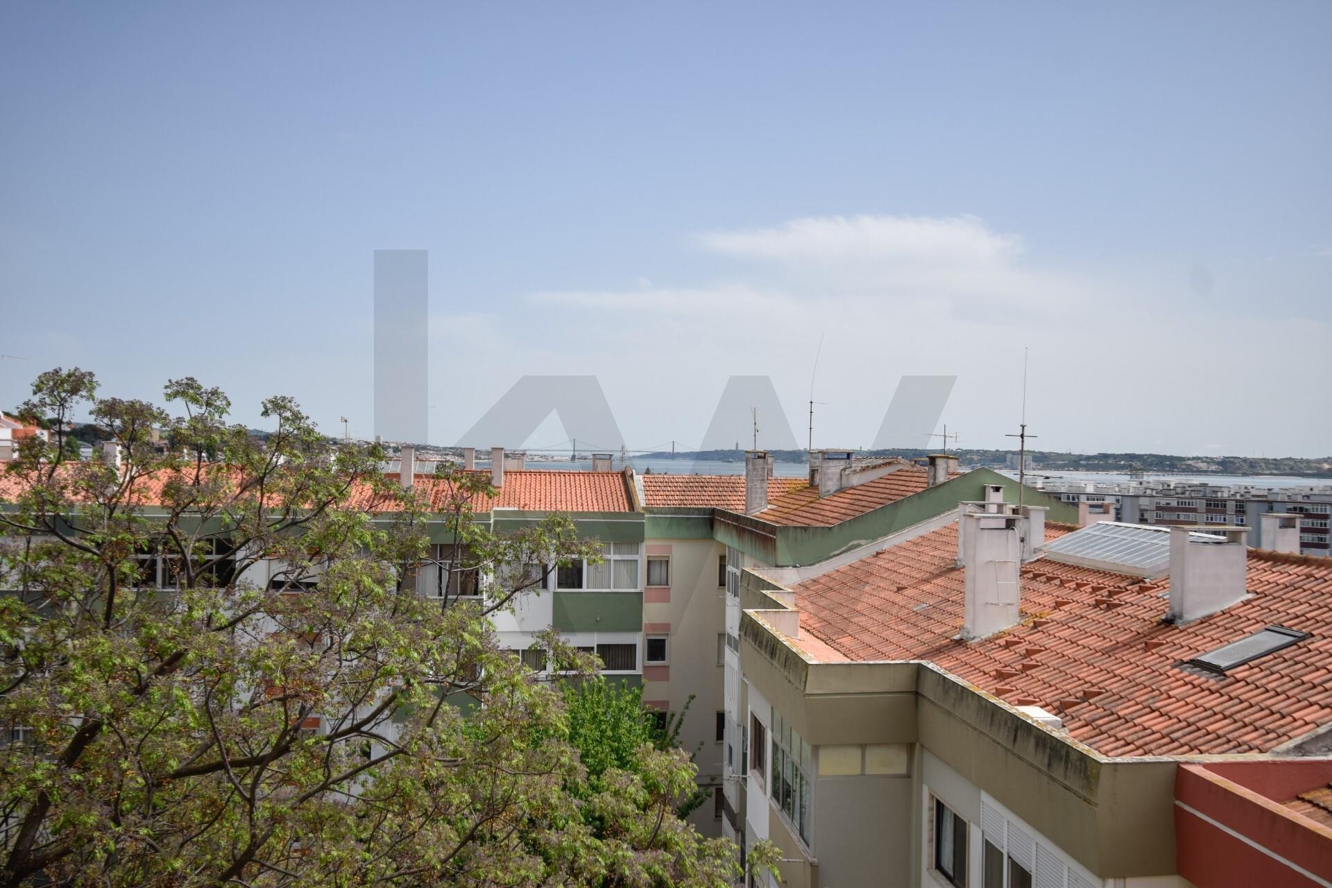 Apartamento T3 à Venda em Oeiras - Lisboa - Portugal - 5