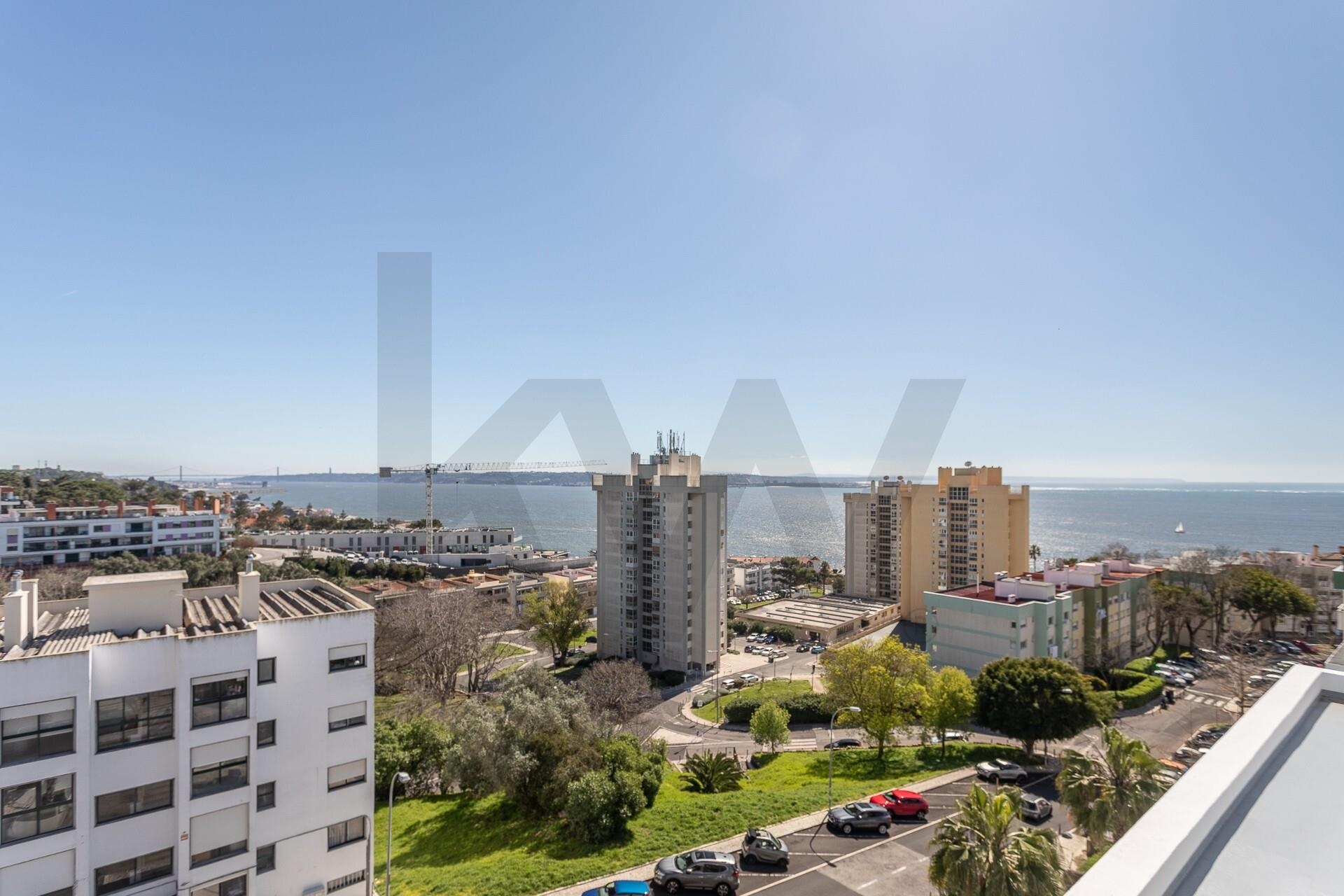 Apartamento T3 à Venda em Oeiras - Lisboa - Portugal - 1