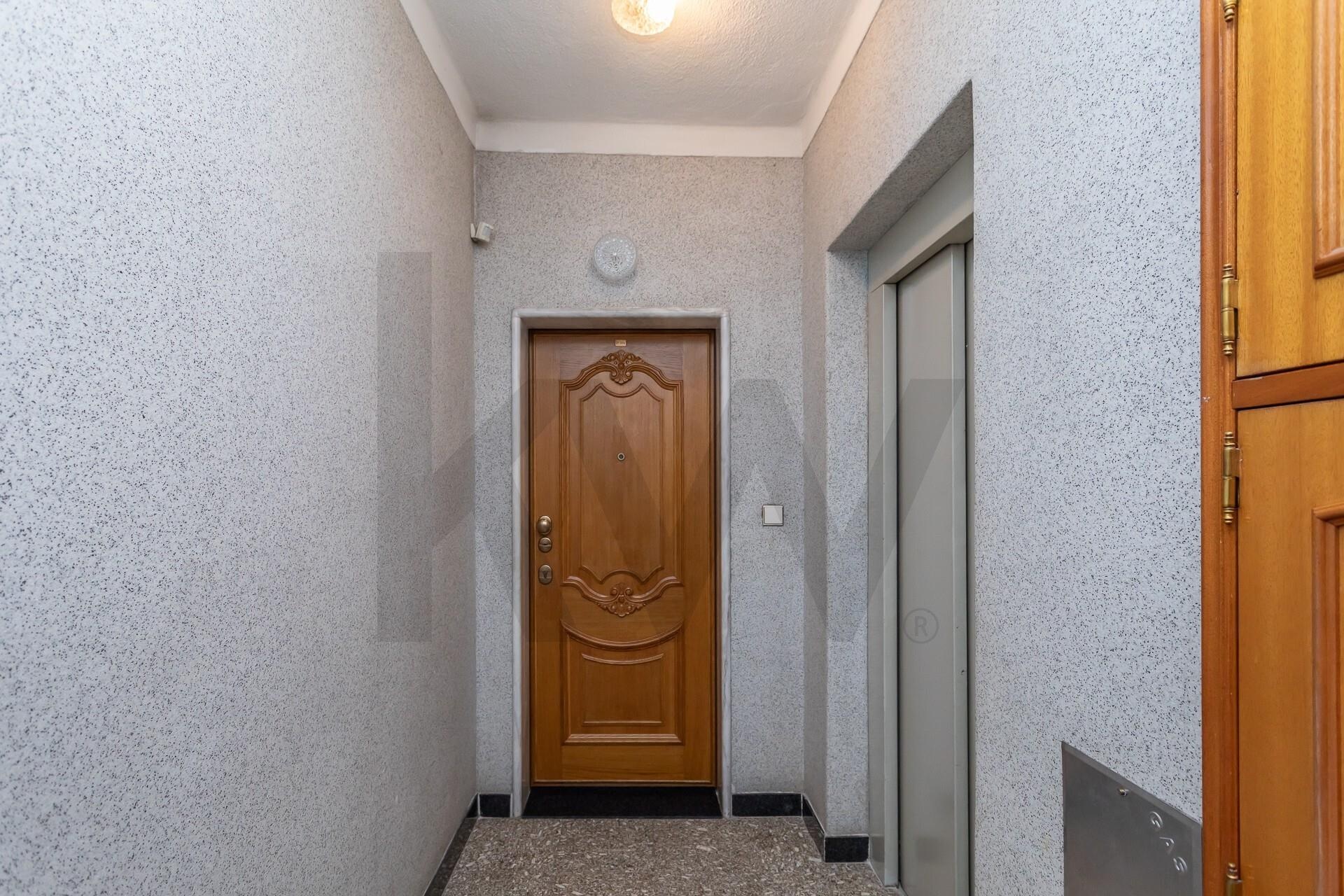 Apartamento T3 à Venda em Oeiras - Lisboa - Portugal - 3