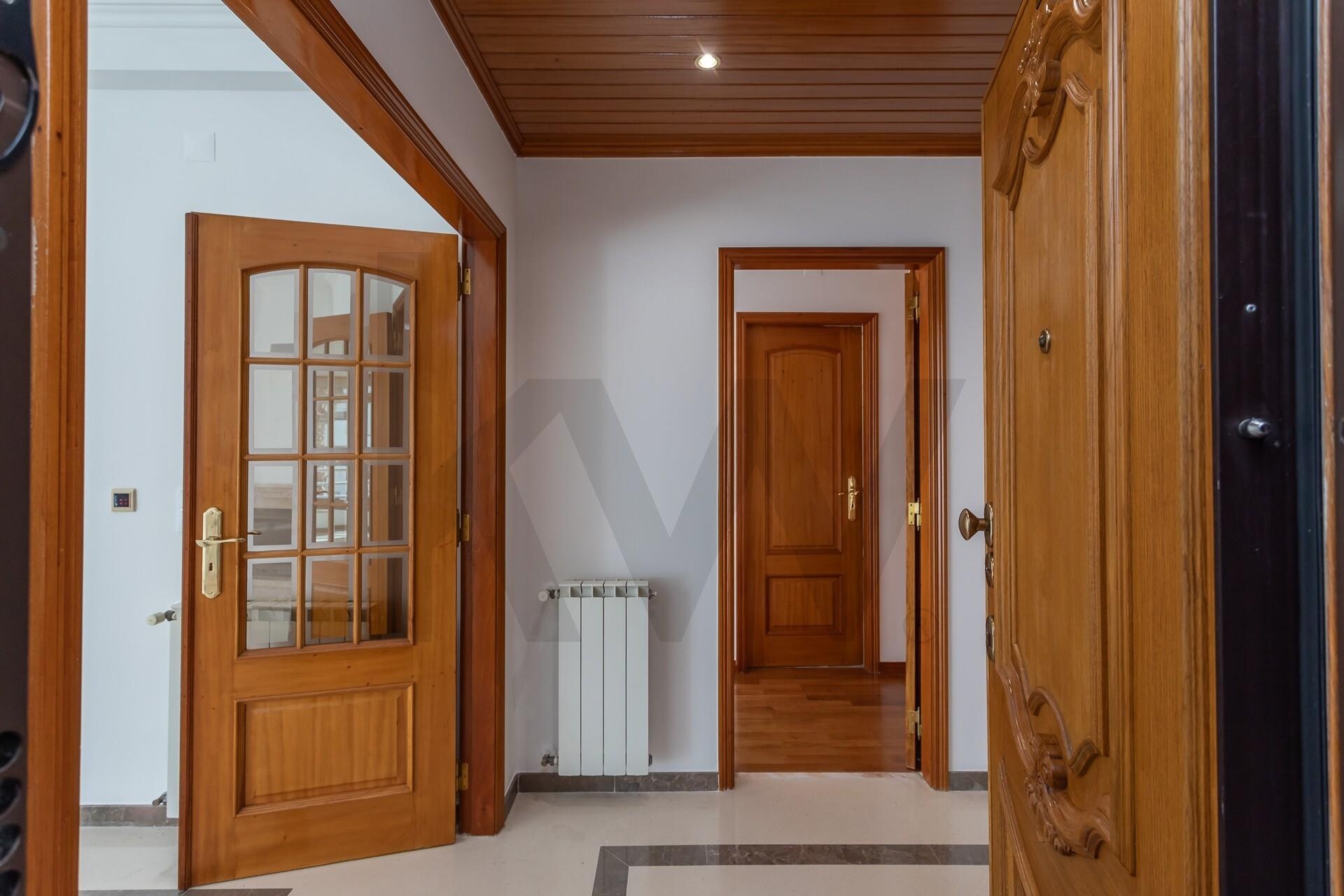 Apartamento T3 à Venda em Oeiras - Lisboa - Portugal - 5