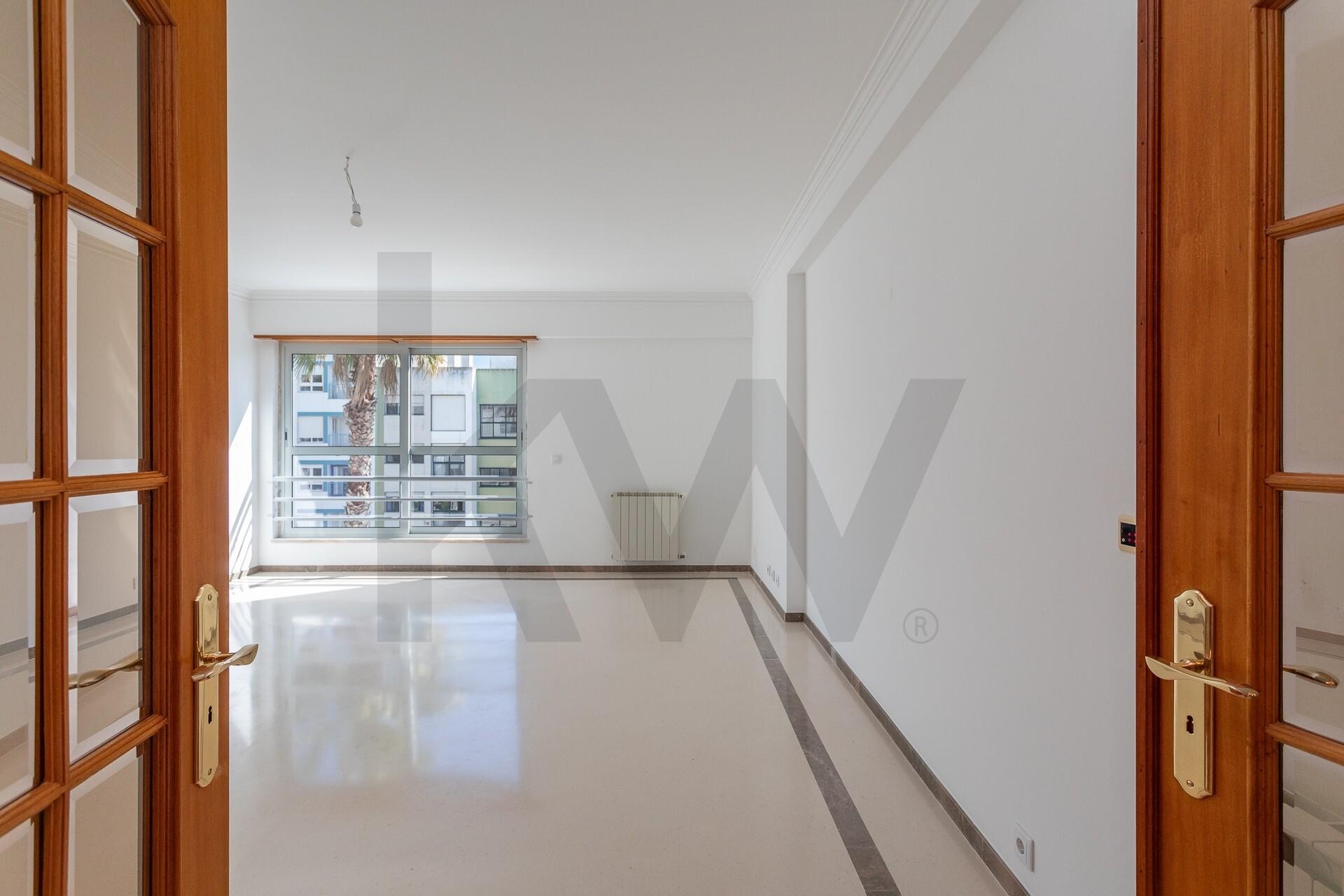 Apartamento T3 à Venda em Oeiras - Lisboa - Portugal - 6