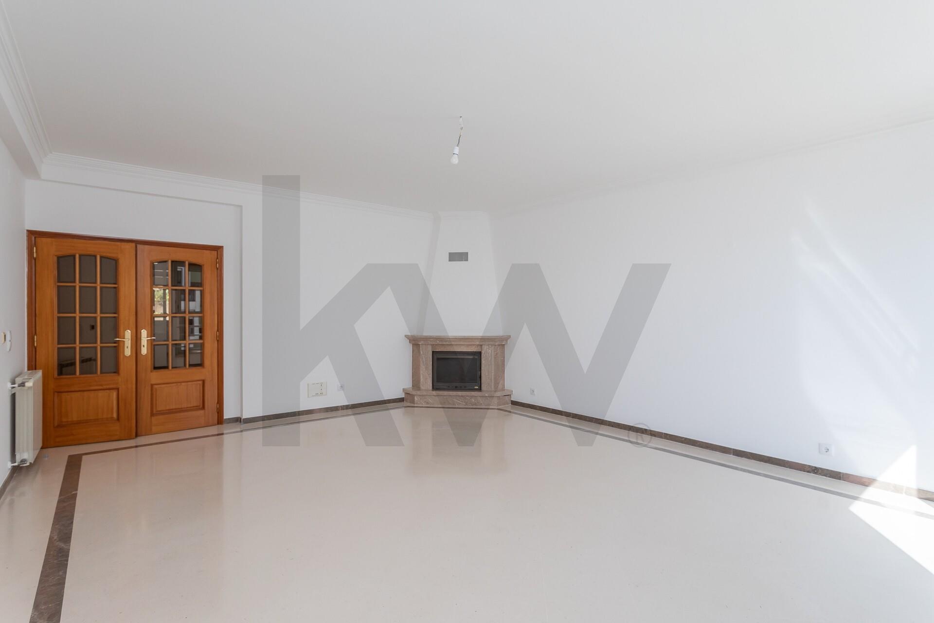 Apartamento T3 à Venda em Oeiras - Lisboa - Portugal - 8