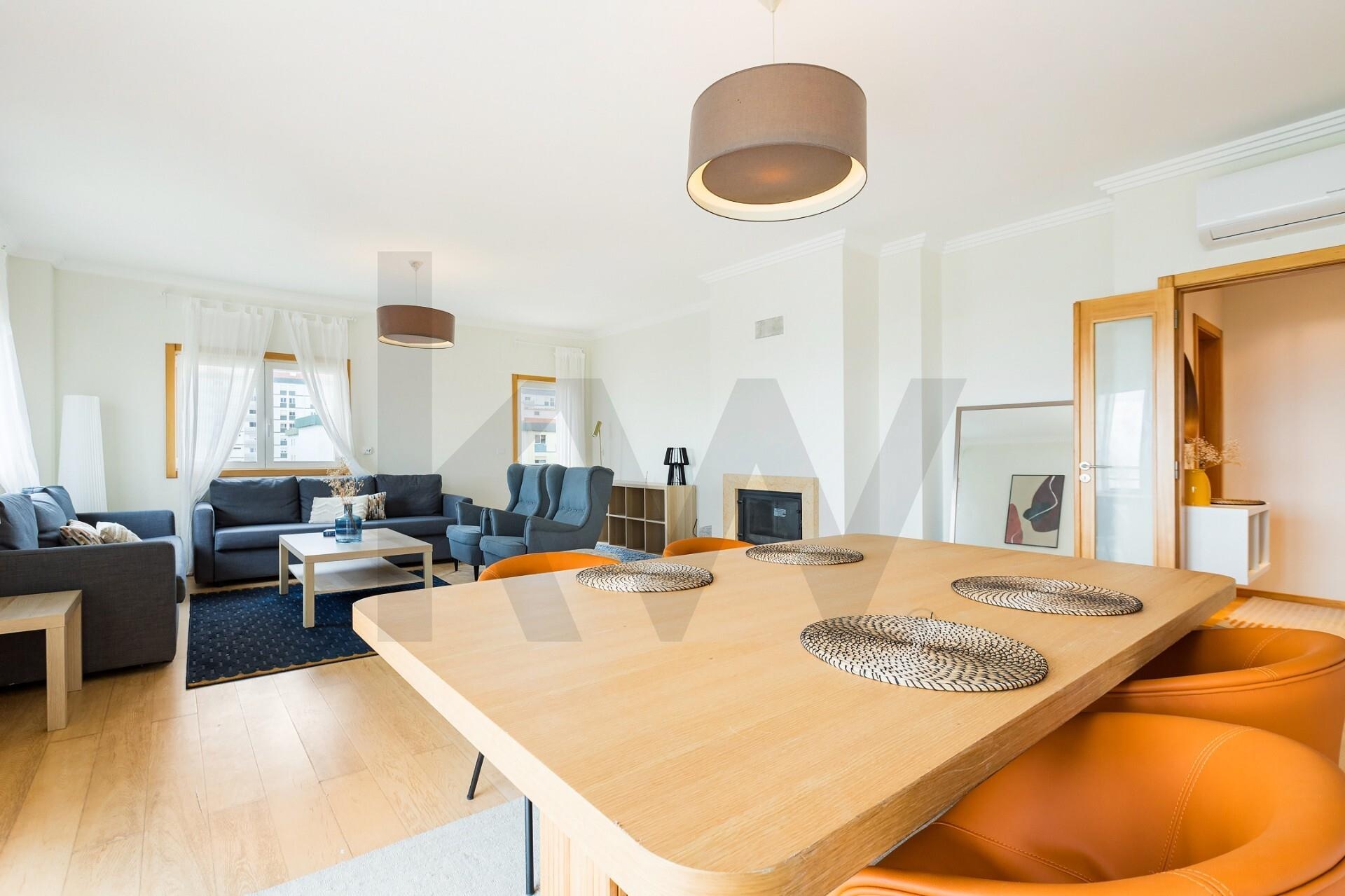 Apartamento de 3 dormitorios en venta en Oeiras - Lisboa - Portugal - 1