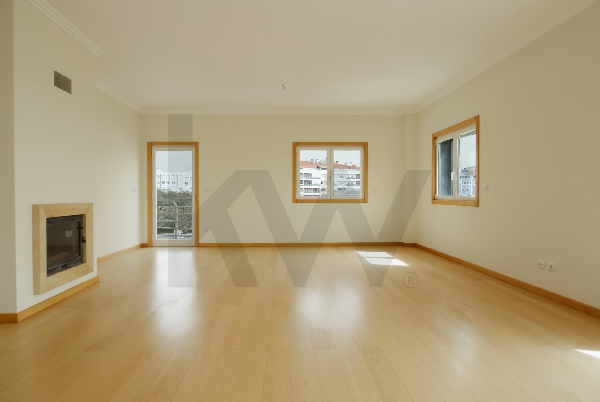 Apartamento de 3 dormitorios en venta en Oeiras - Lisboa - Portugal - 1