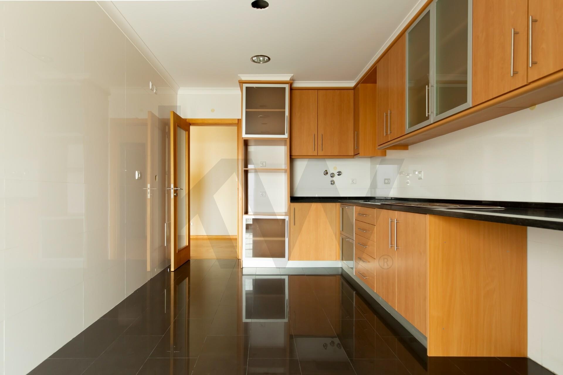 Apartamento de 3 dormitorios en venta en Oeiras - Lisboa - Portugal - 5