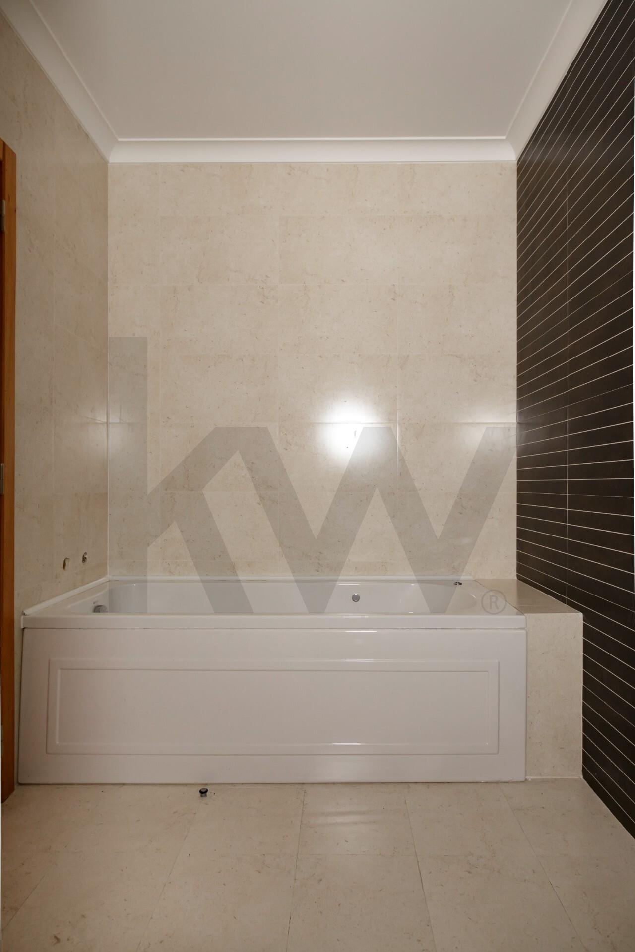 Apartamento de 3 dormitorios en venta en Oeiras - Lisboa - Portugal - 8