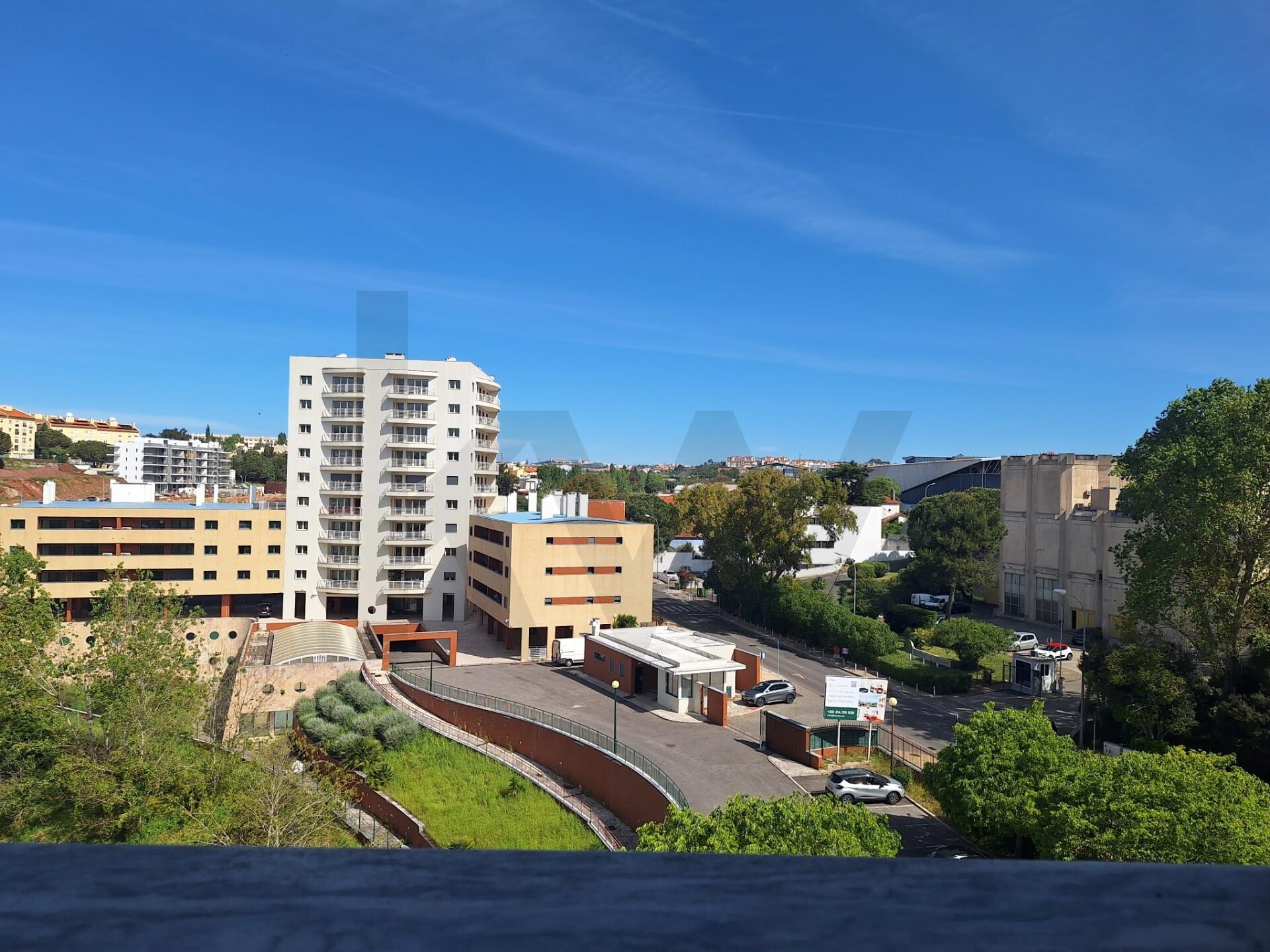 Apartamento de 3 dormitorios en venta en Oeiras - Lisboa - Portugal - 1