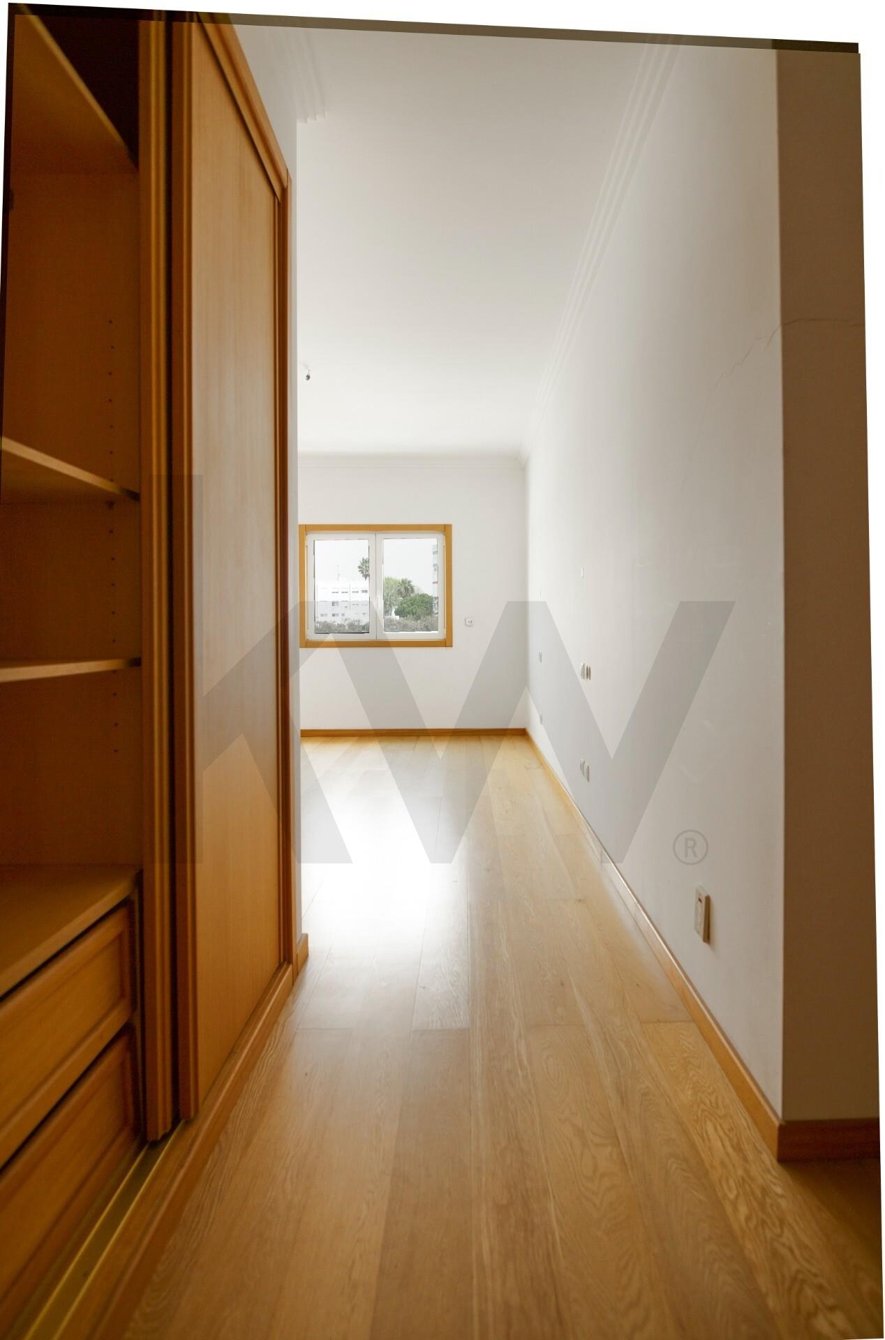 Apartamento de 3 dormitorios en venta en Oeiras - Lisboa - Portugal - 3