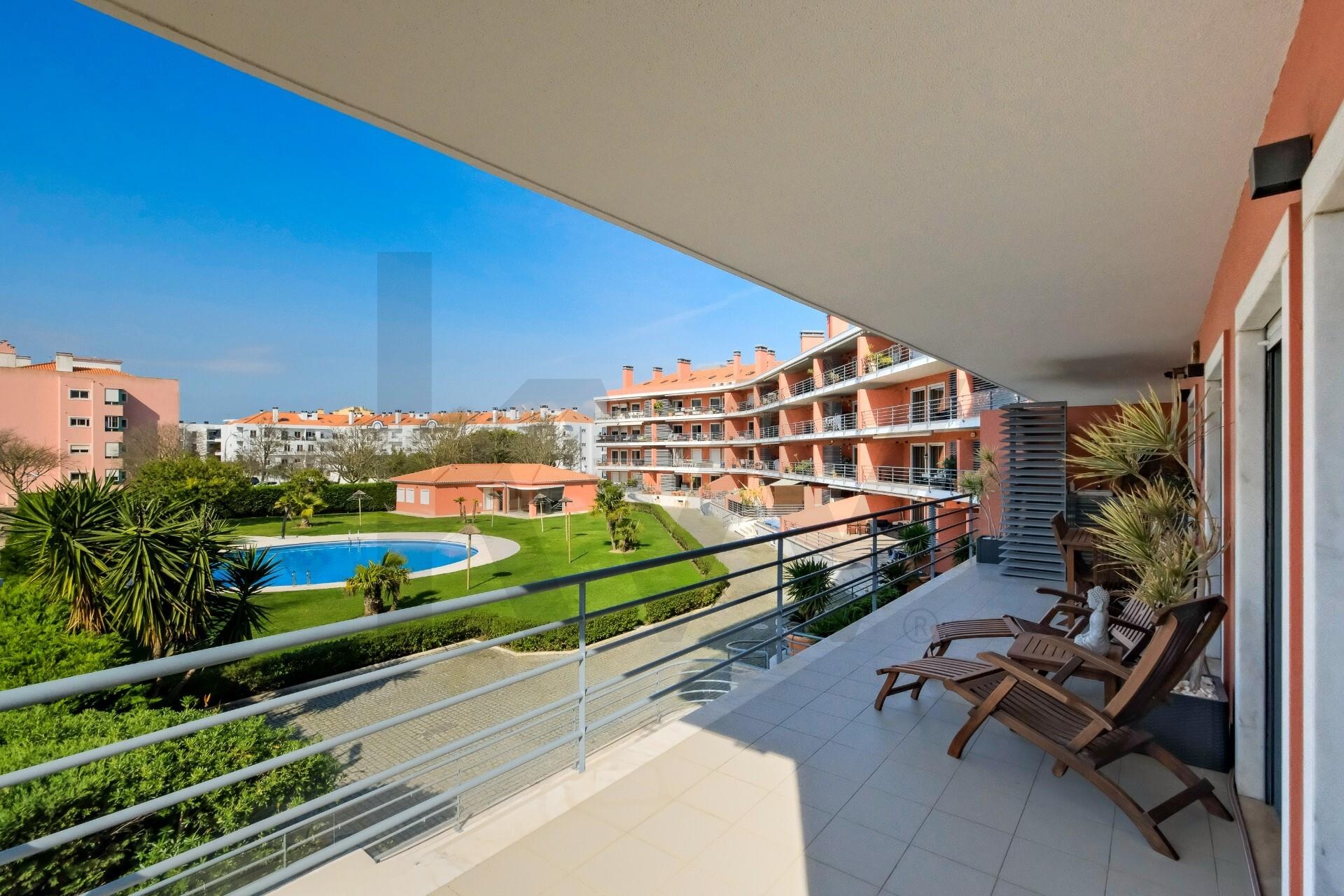 Apartamento T3 à Venda em Oeiras - Lisboa - Portugal - 1