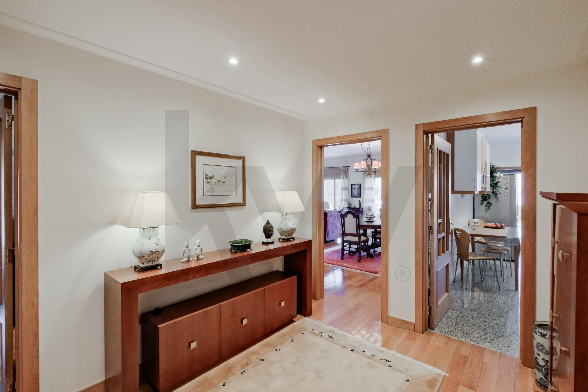 Apartamento T3 à Venda em Oeiras - Lisboa - Portugal - 3