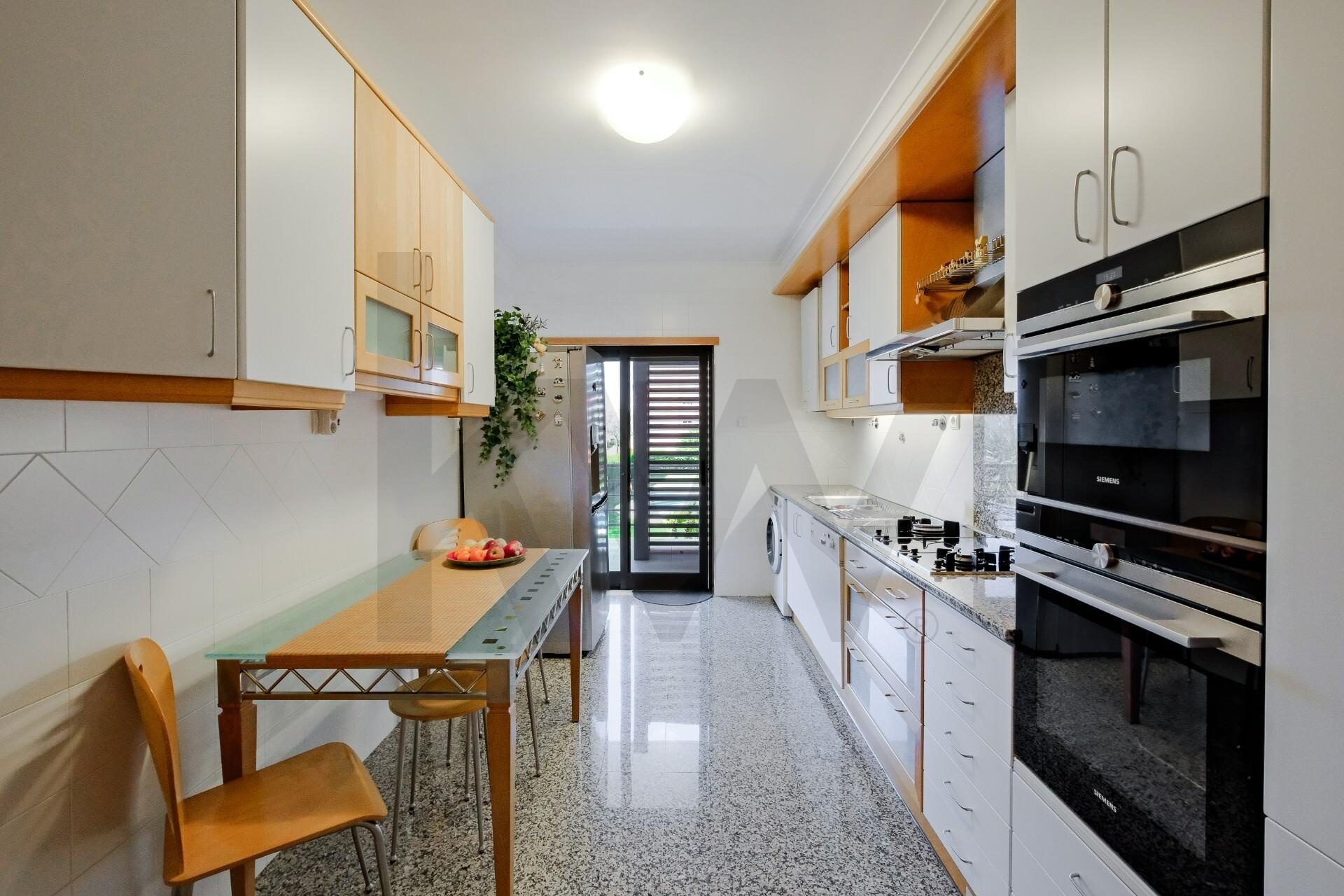 Apartamento T3 à Venda em Oeiras - Lisboa - Portugal - 5