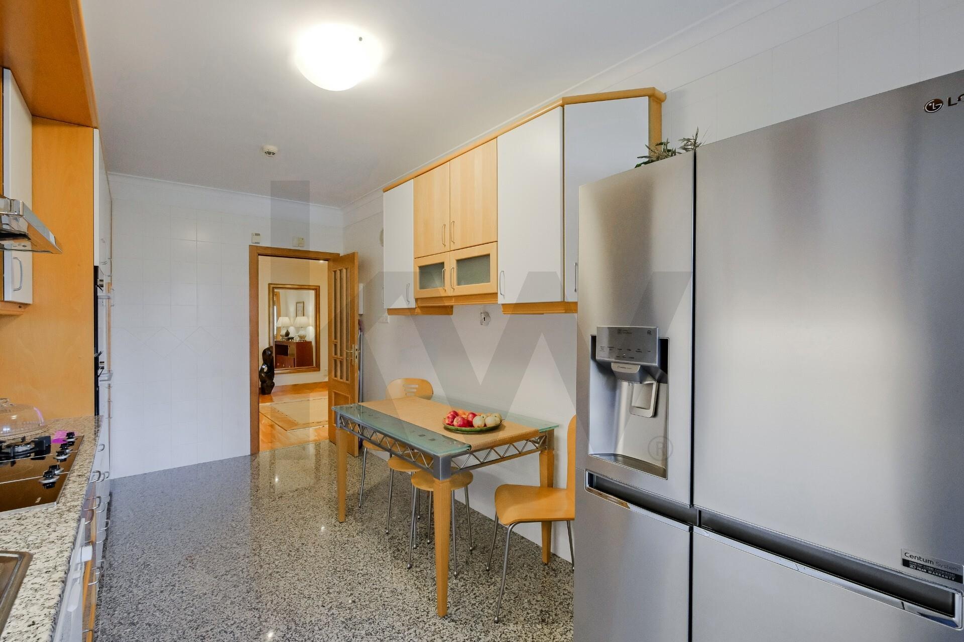 Apartamento T3 à Venda em Oeiras - Lisboa - Portugal - 6