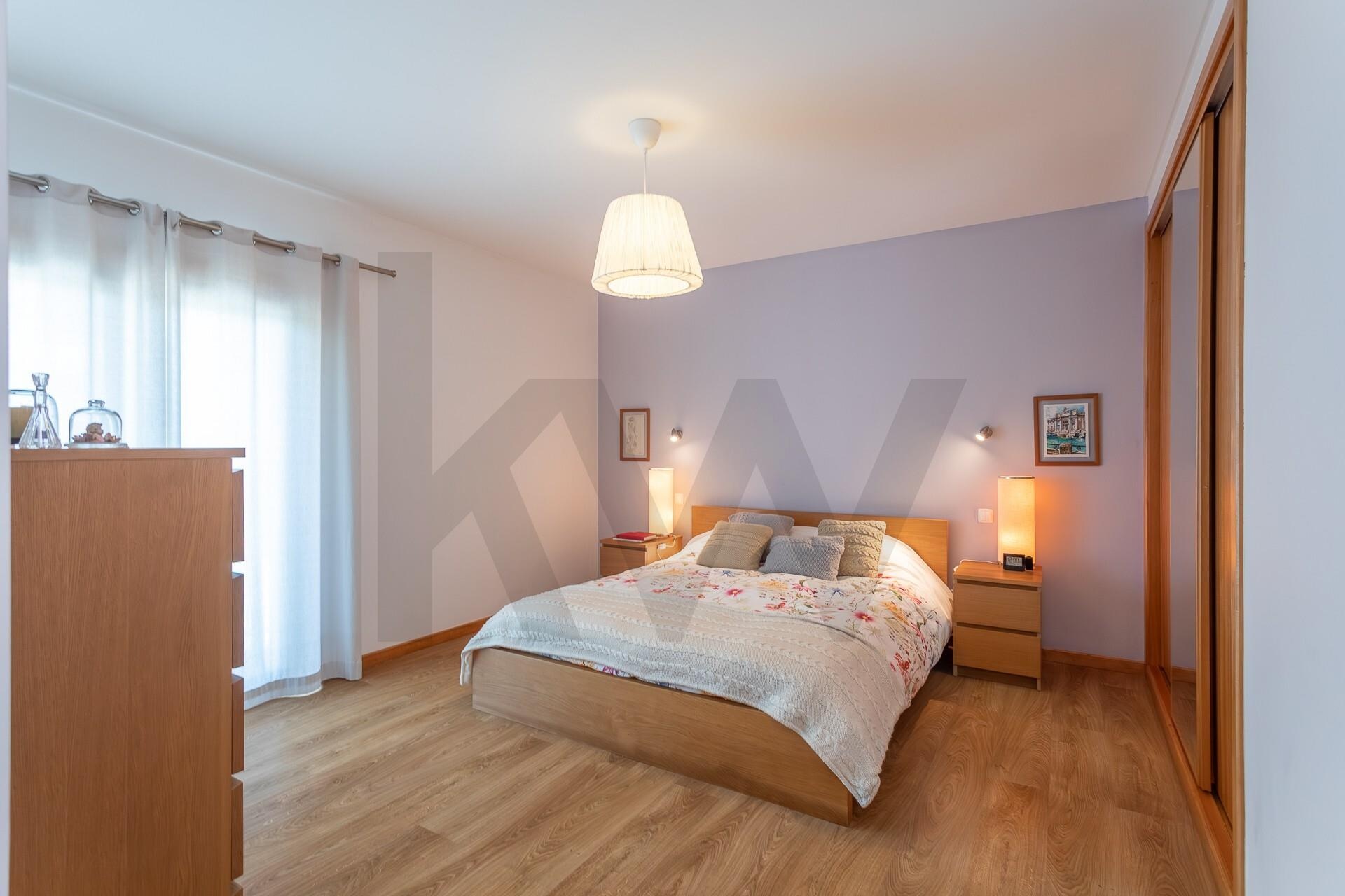 Apartamento T3 à Venda em Oeiras - Lisboa - Portugal - 4