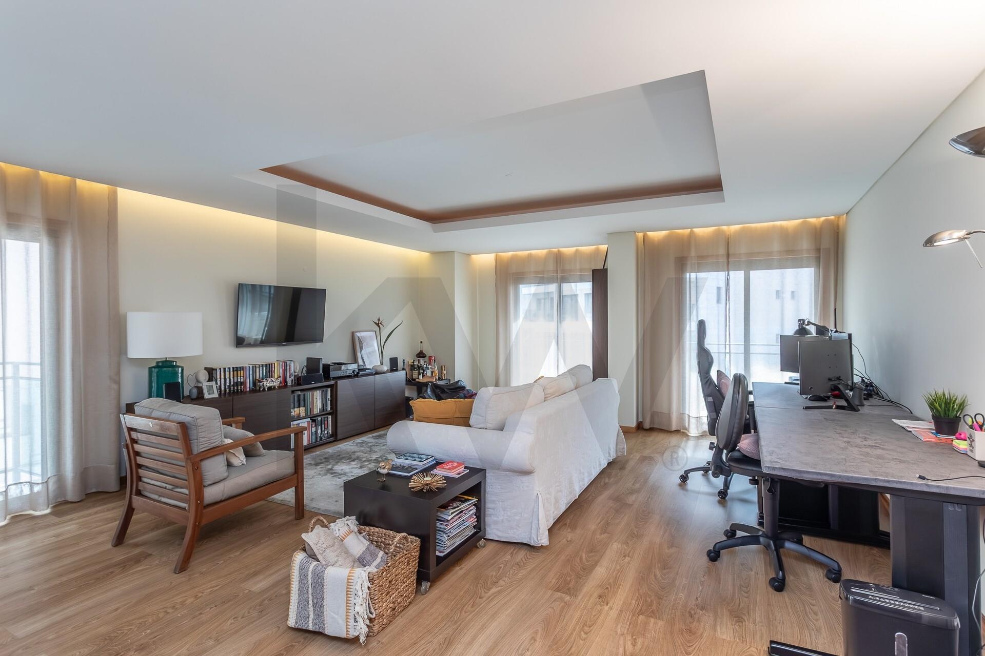 Apartamento T3 à Venda em Oeiras - Lisboa - Portugal - 6