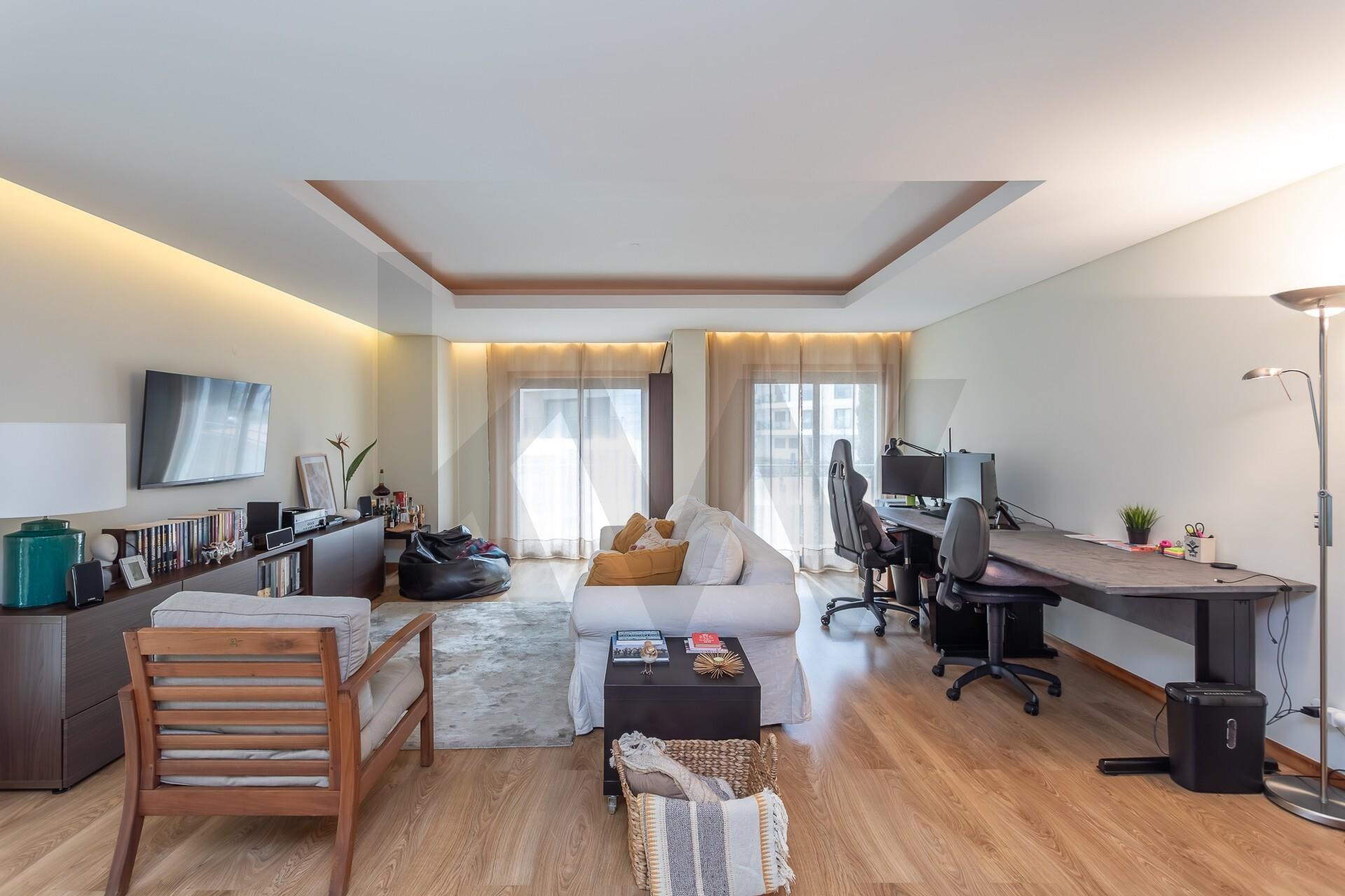 Apartamento T3 à Venda em Oeiras - Lisboa - Portugal - 7
