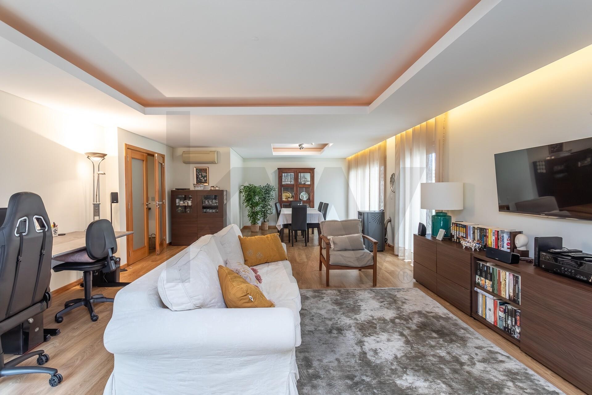 Apartamento T3 à Venda em Oeiras - Lisboa - Portugal - 8