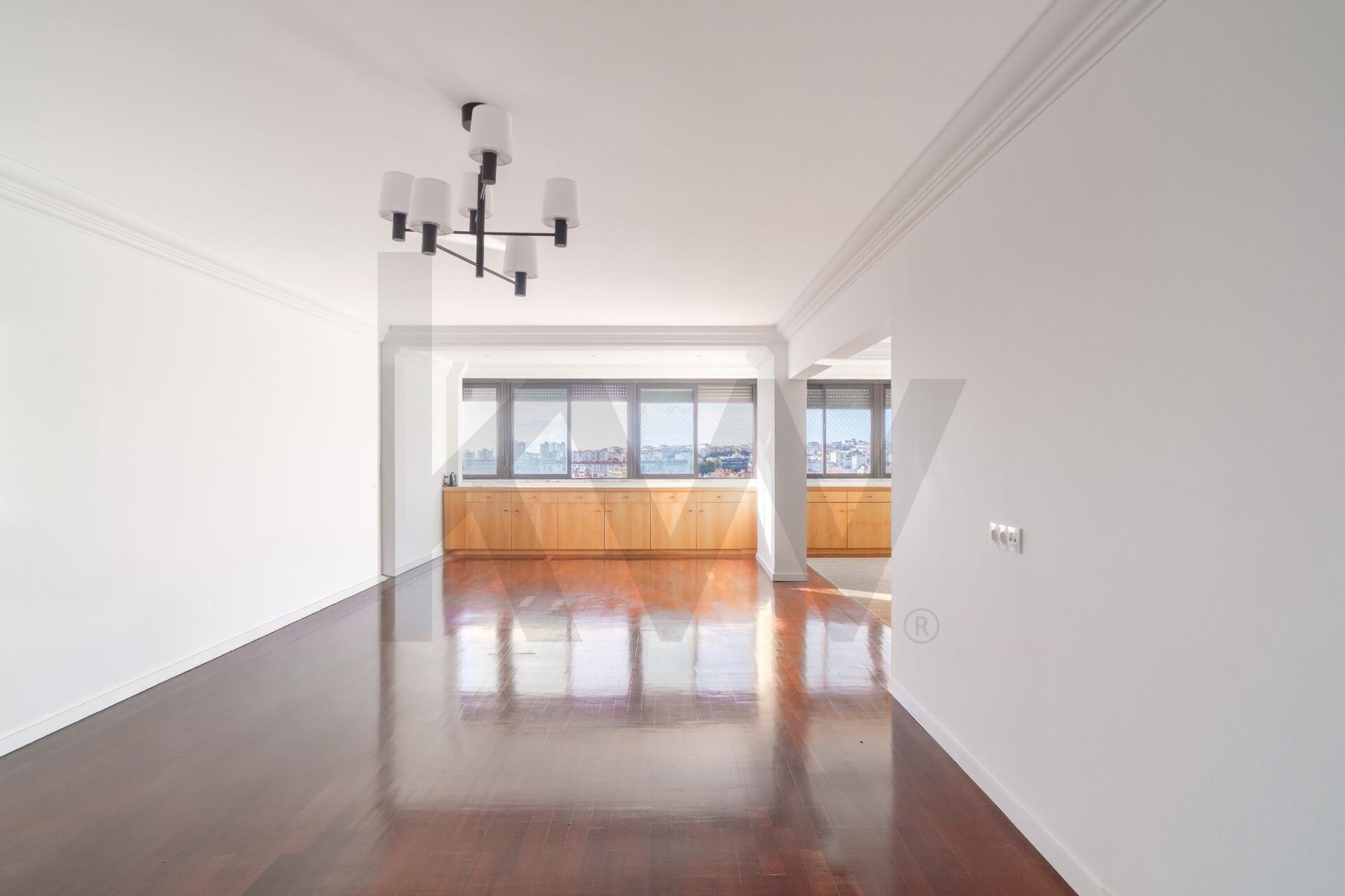 Apartamento de 3 dormitorios en venta en Oeiras - Lisboa - Portugal - 1