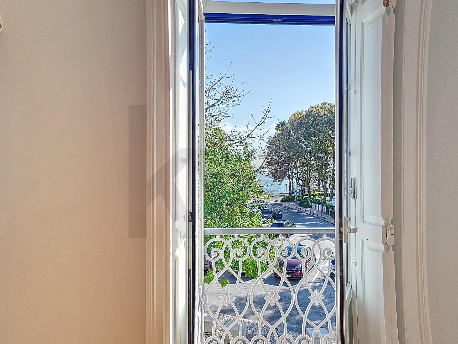 Apartamento T3 à Venda em Oeiras - Lisboa - Portugal - 1
