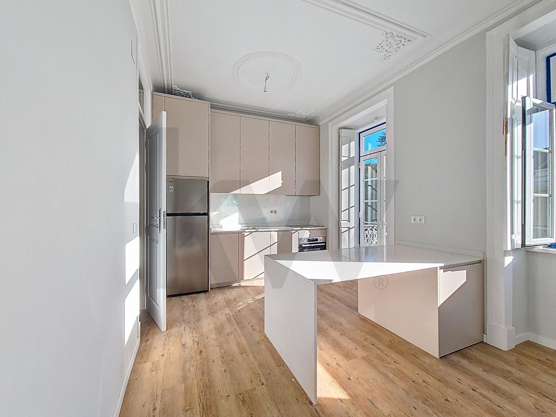 Apartamento T3 à Venda em Oeiras - Lisboa - Portugal - 1