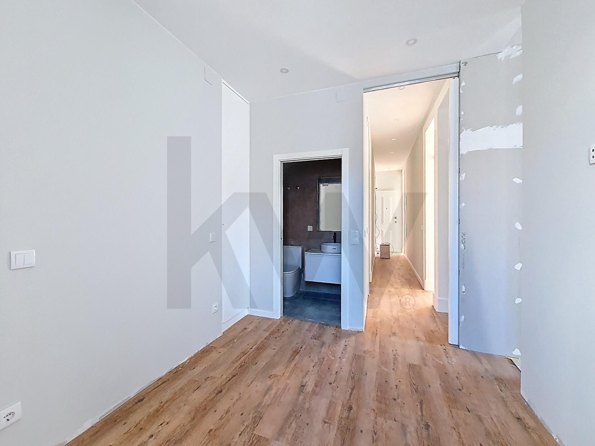 Apartamento T3 à Venda em Oeiras - Lisboa - Portugal - 7
