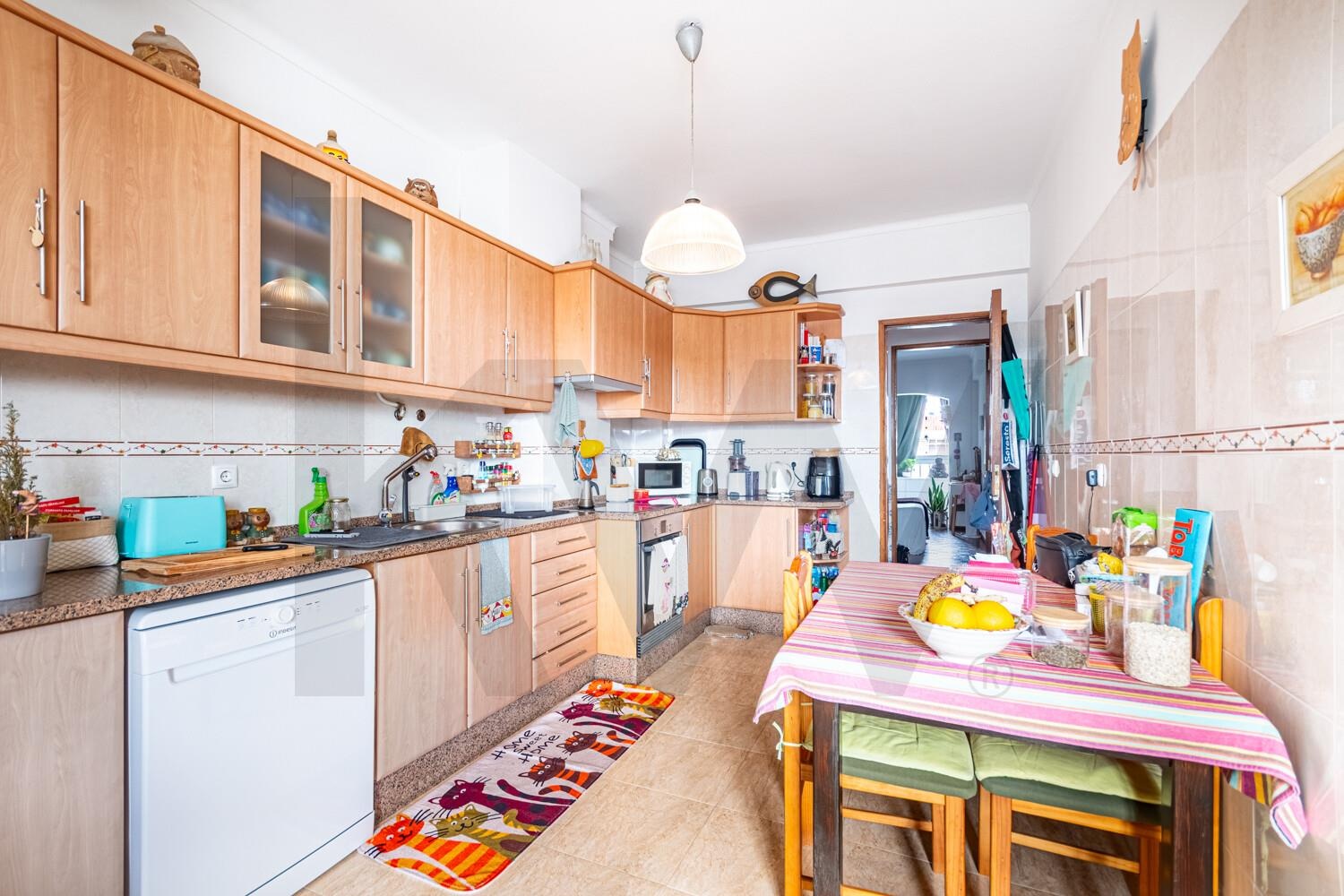 Apartamento T3 à Venda em Oeiras - Lisboa - Portugal - 2