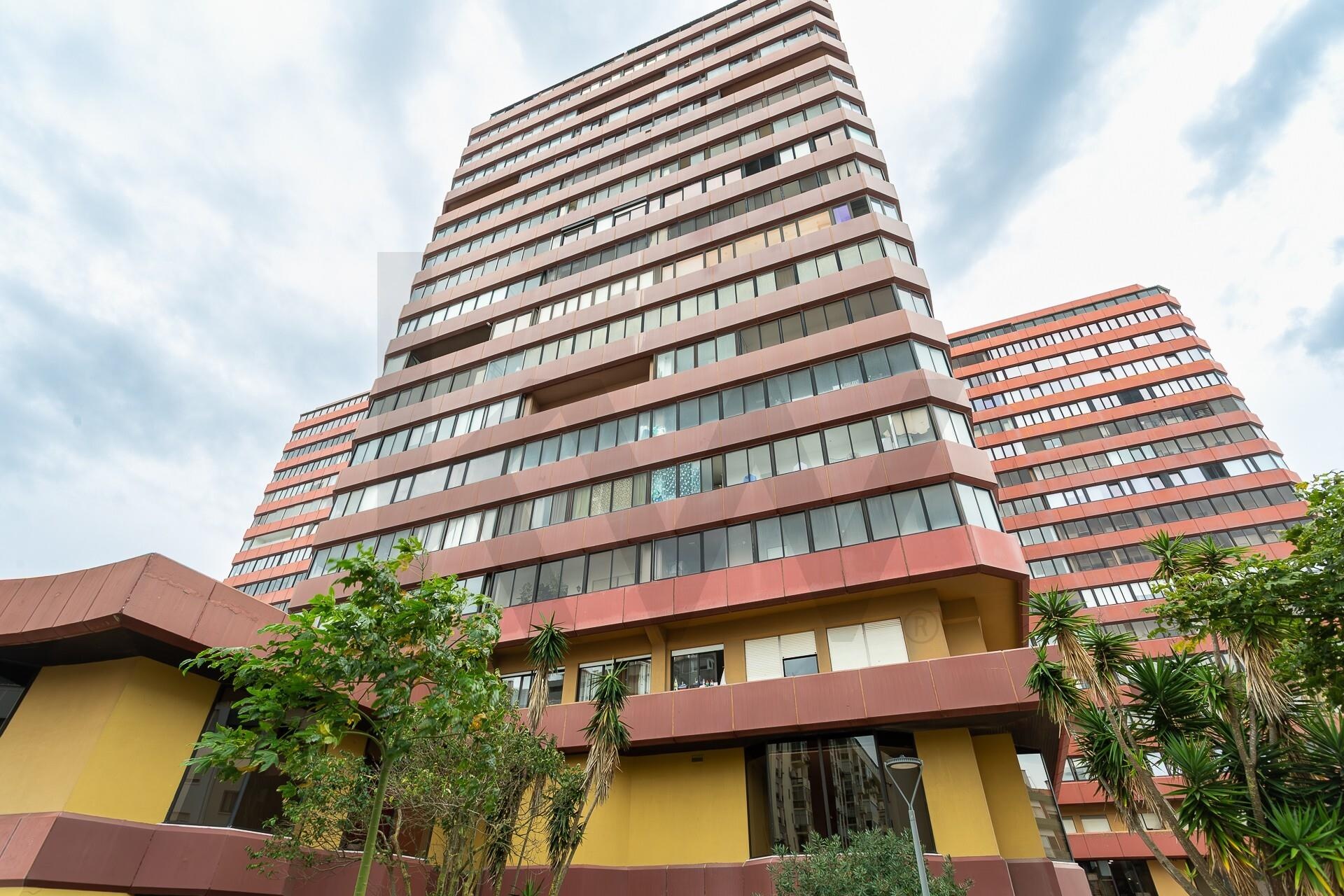 Apartamento T3 à Venda em Oeiras - Lisboa - Portugal - 1