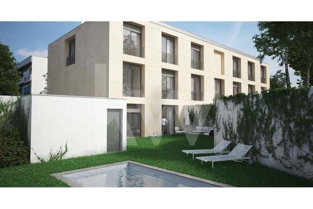 Apartamento T3 na Planta à Venda em Porto - Portugal - 1