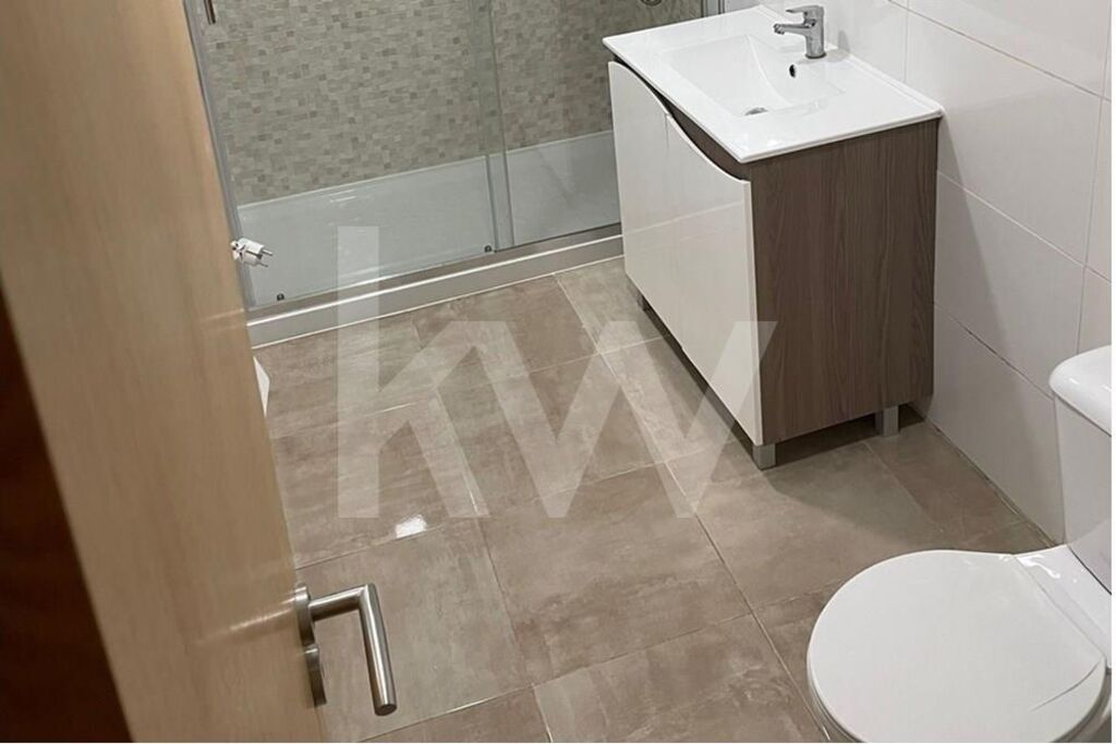 Apartamento T3 à Venda em Porto - Portugal - 4
